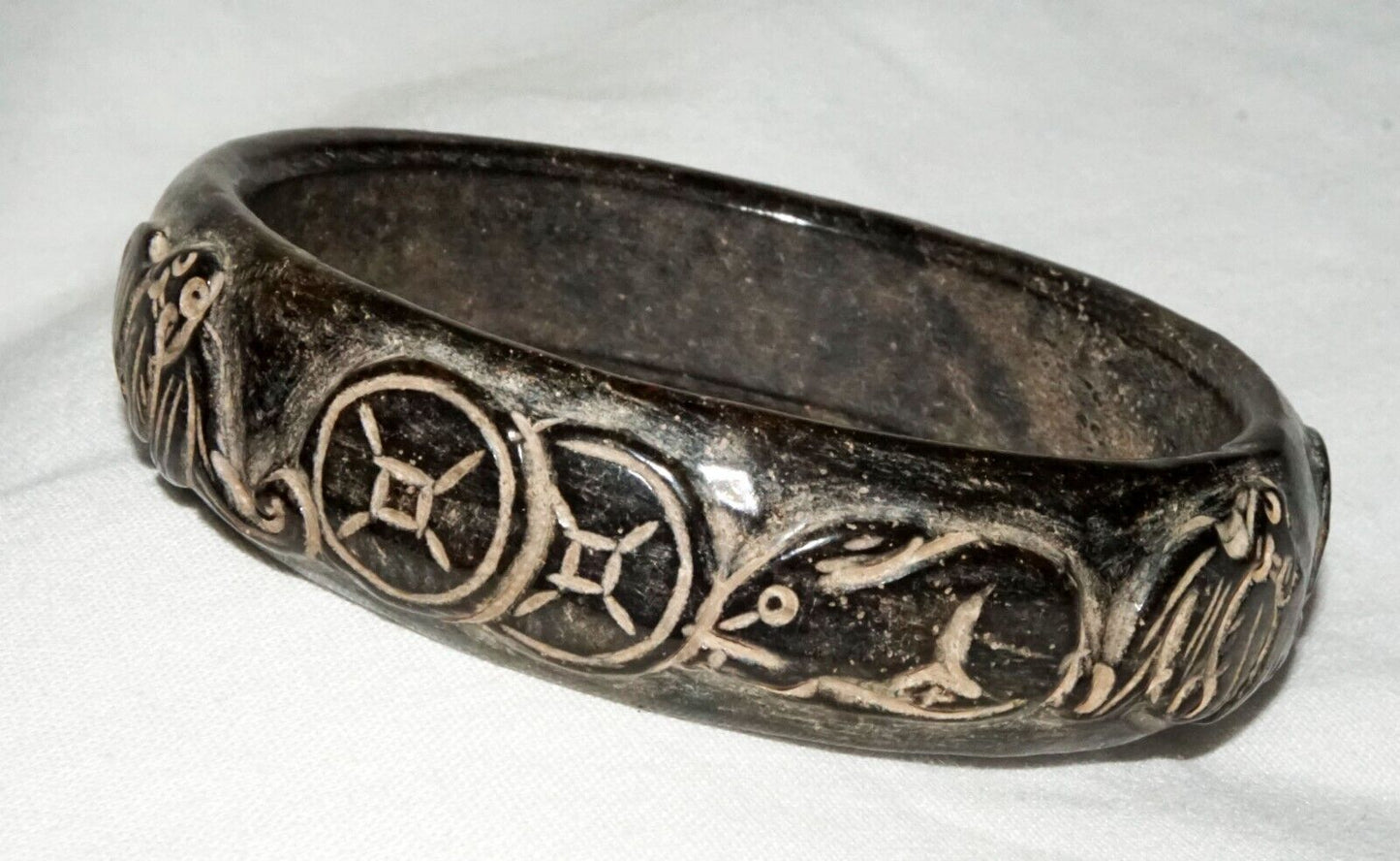 Vintager Chinese Steatite Relief Coin & Bat & Rabbit Bangle Bracelet (LeS) B45
