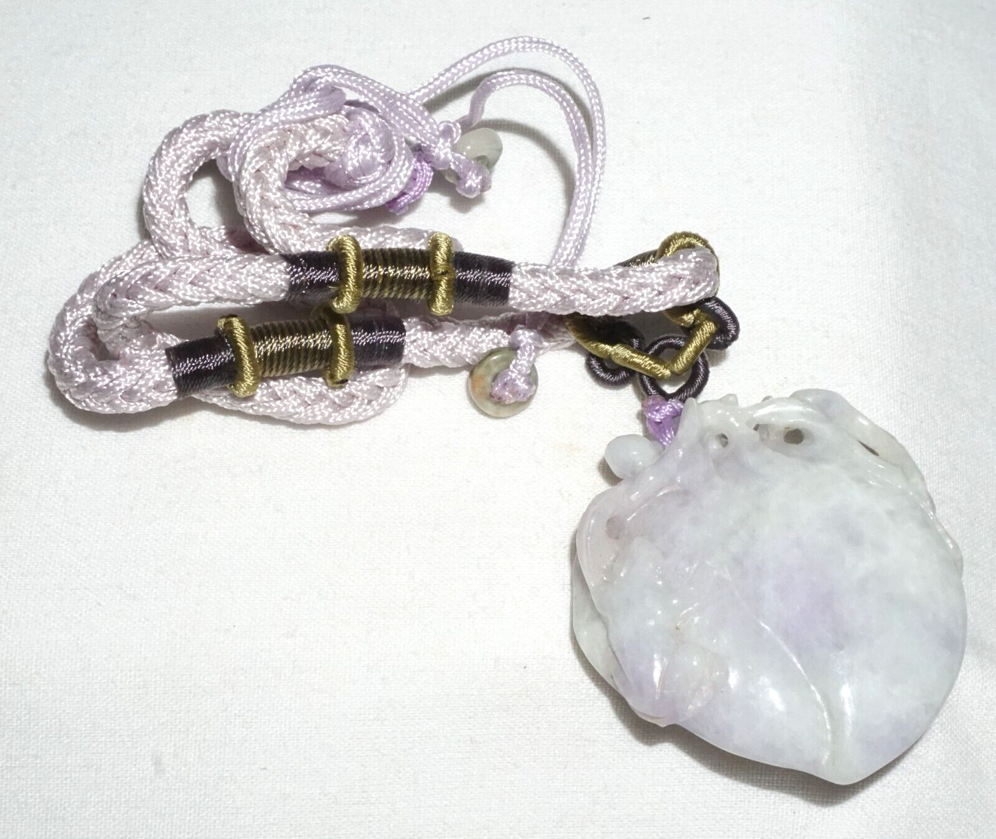 Vintage Chinese Lavender Jade Peach Motif Pendant & Cord Necklace (---)
