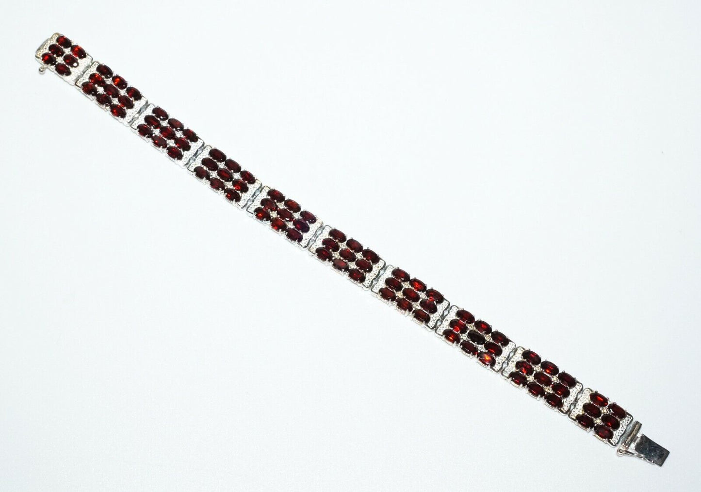 Vintage Chinese Sterling Silver Bracelet w. 84x Oval Facetted Garnets (SaR)#203