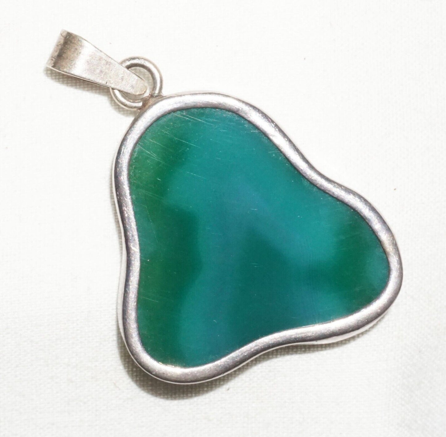 Vintage Sterling Silver Pendant w. Green Semi Translucent Stone Accent (***)