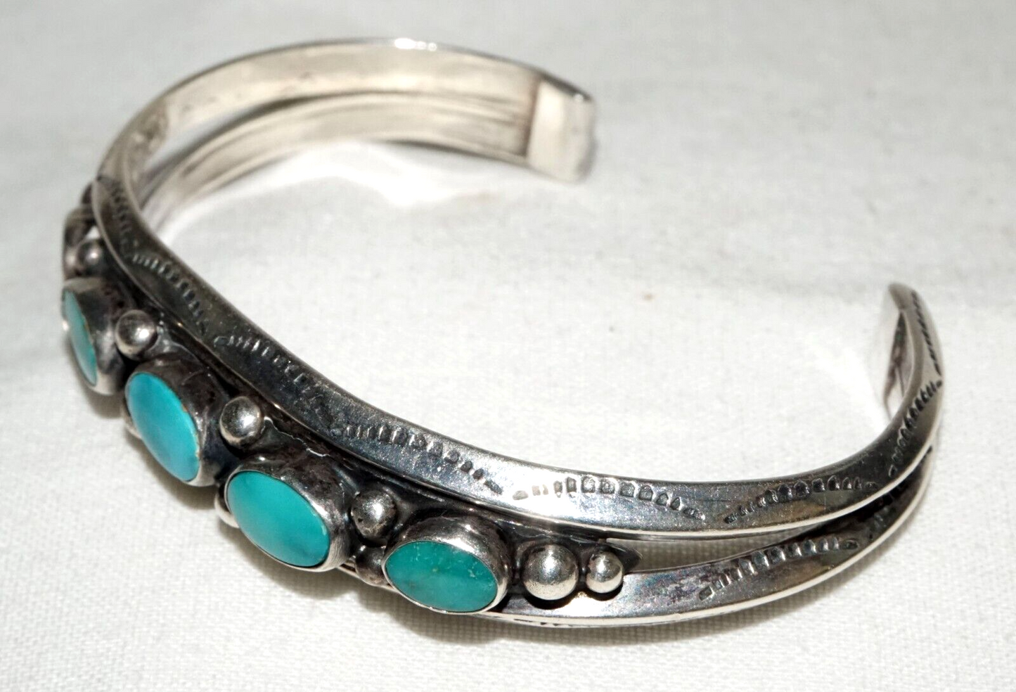 Vintage S.W. Heavy Silver Cuff Bracelet set w. 5x Turquoise Accents (KoS) L8