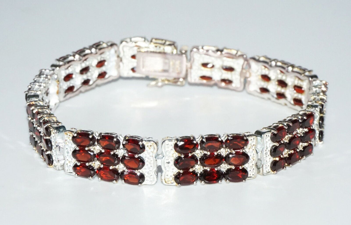 Vintage Chinese Sterling Silver Bracelet w. 84x Oval Facetted Garnets (SaR)#203