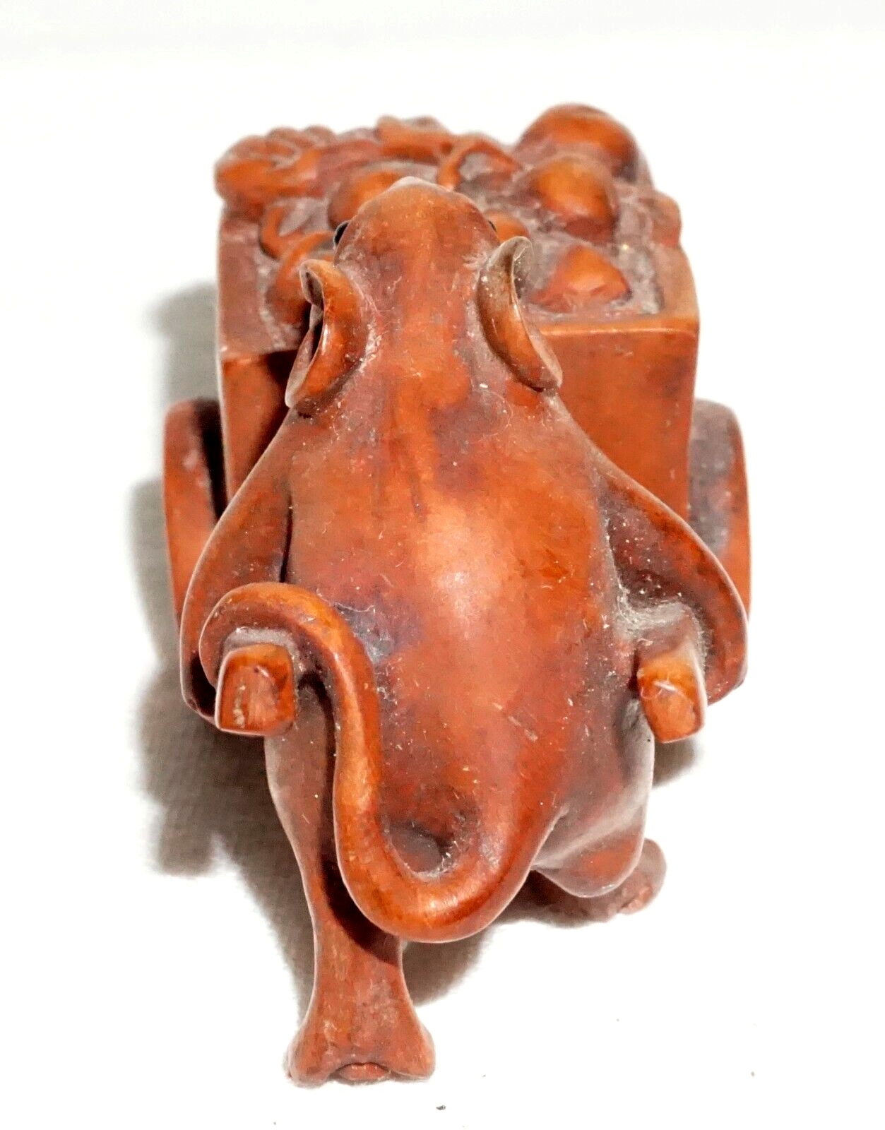 Vintage Japanese Carved Wooden Netsuke Mouse Pushing a Cart (FeH