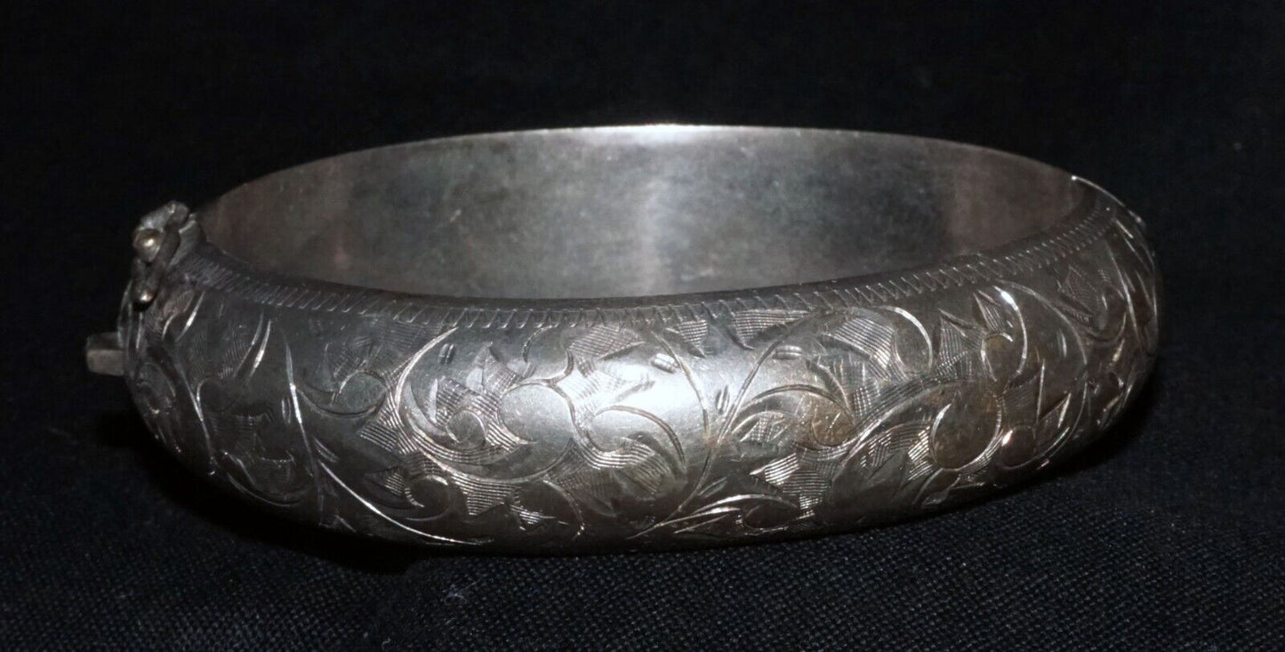 Vintage Japanese 950 Silver Hinged Bangle Bracelets Incised Scroll Motifs (WoJ)