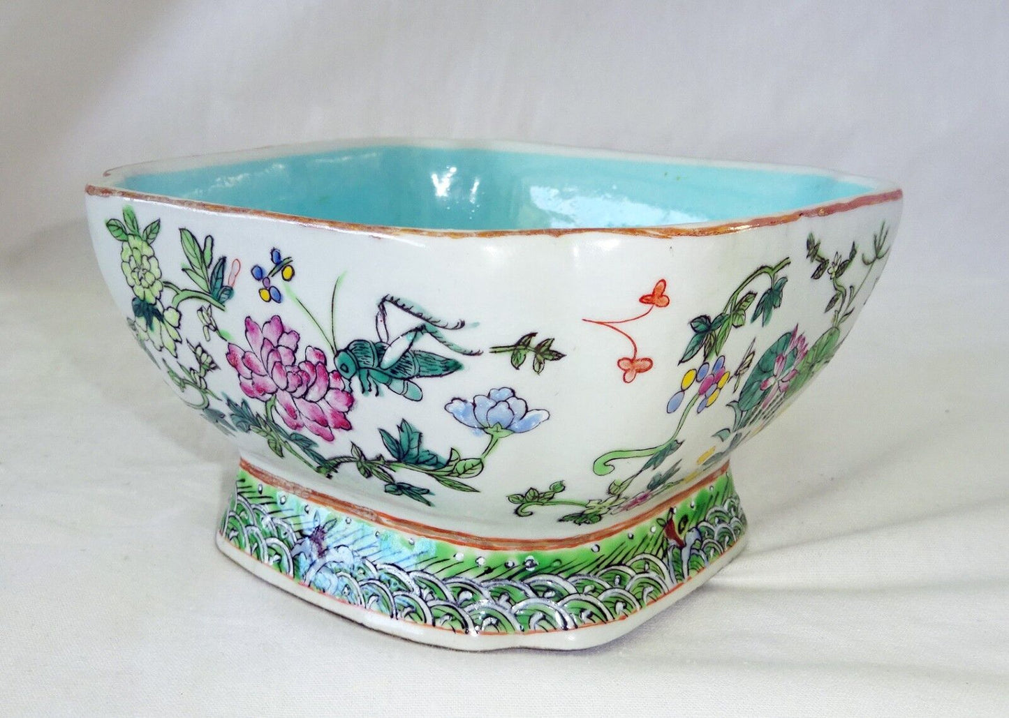 19C Chinese Floral Motif Bowl in Famille Rose Enamels w. Tongzhi Mark (808)