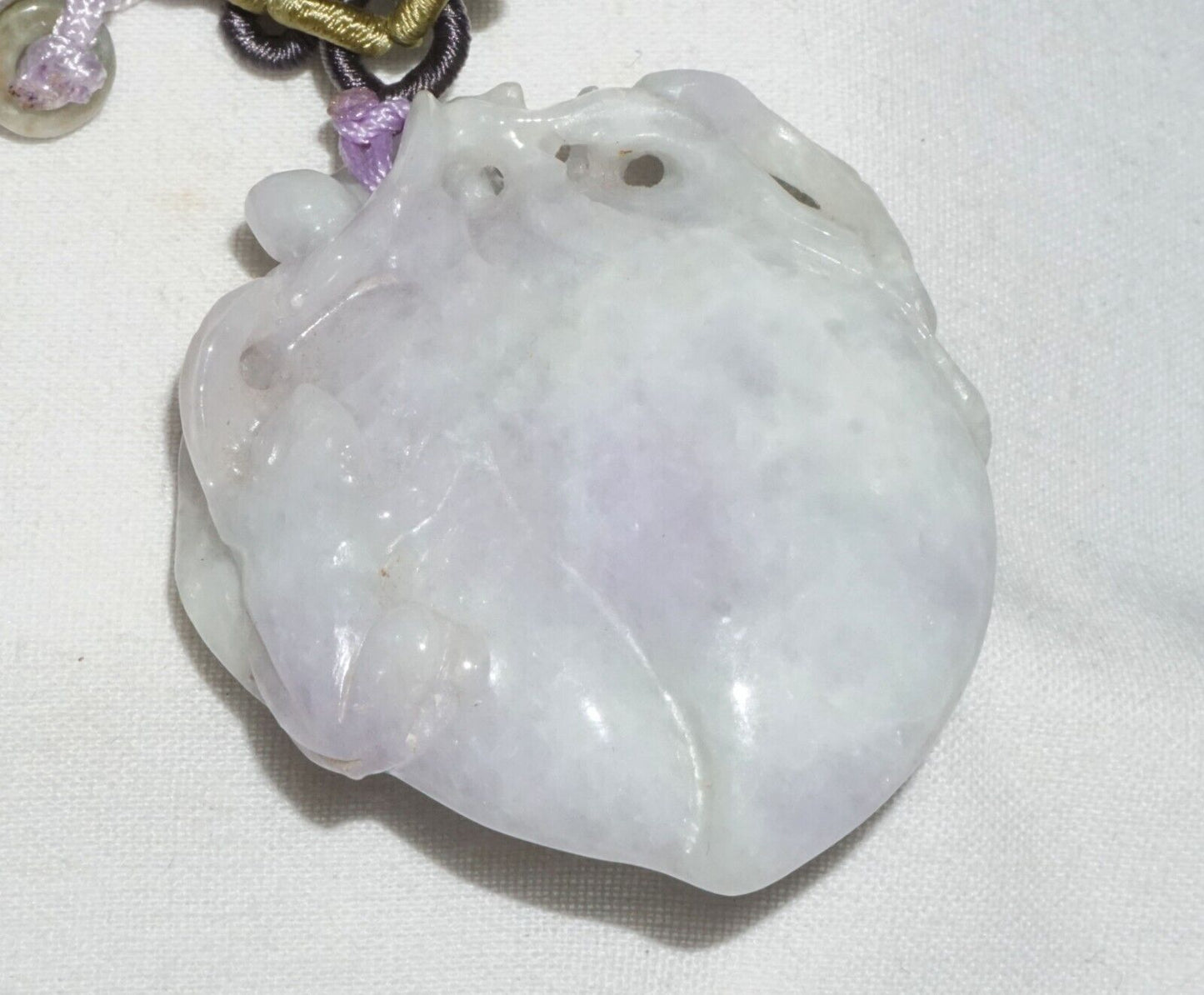 Vintage Chinese Lavender Jade Peach Motif Pendant & Cord Necklace (---)