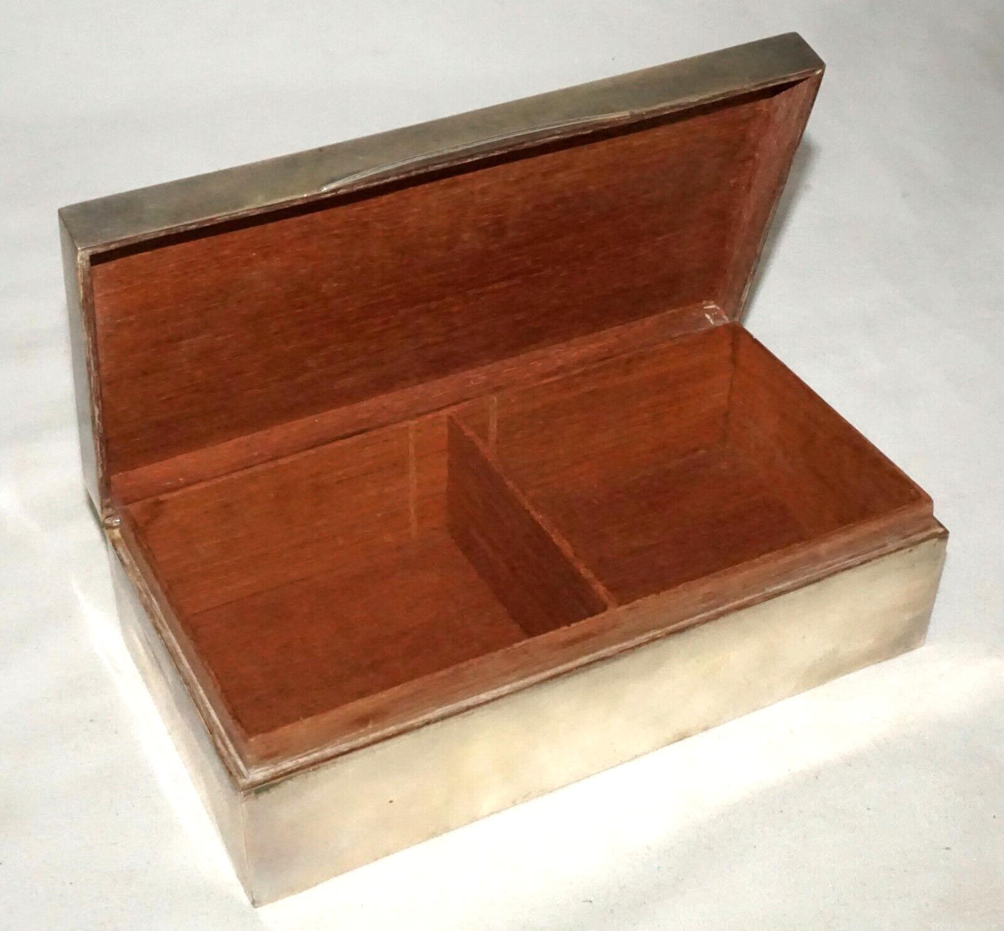 1945 English Wood-lined Sterling Silver Cigarette Box Joseph Gloster Ltd. (UVi)