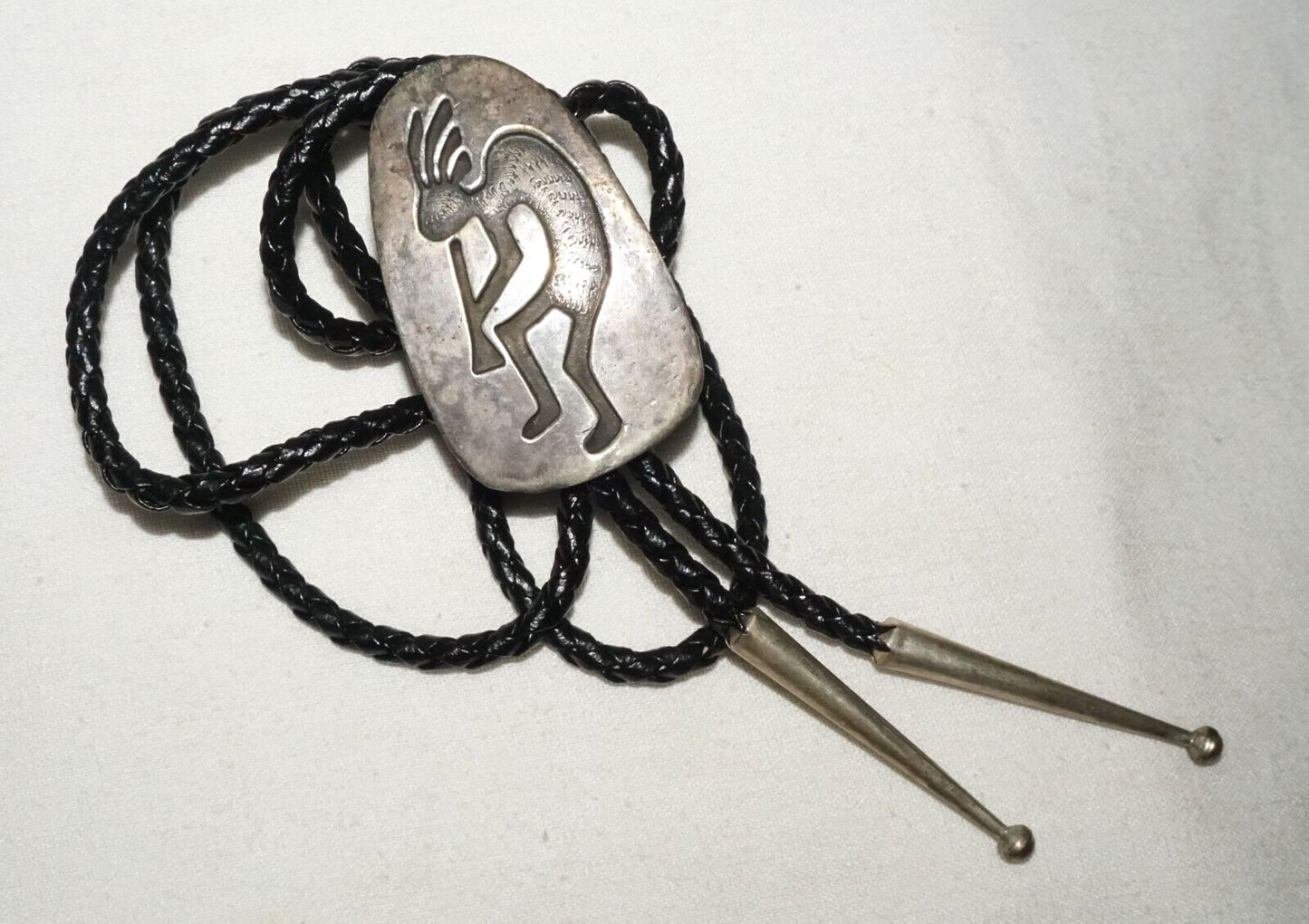Vintage South Western Sterling Silver Kokopelli Motif Bolo Tie (KiL)