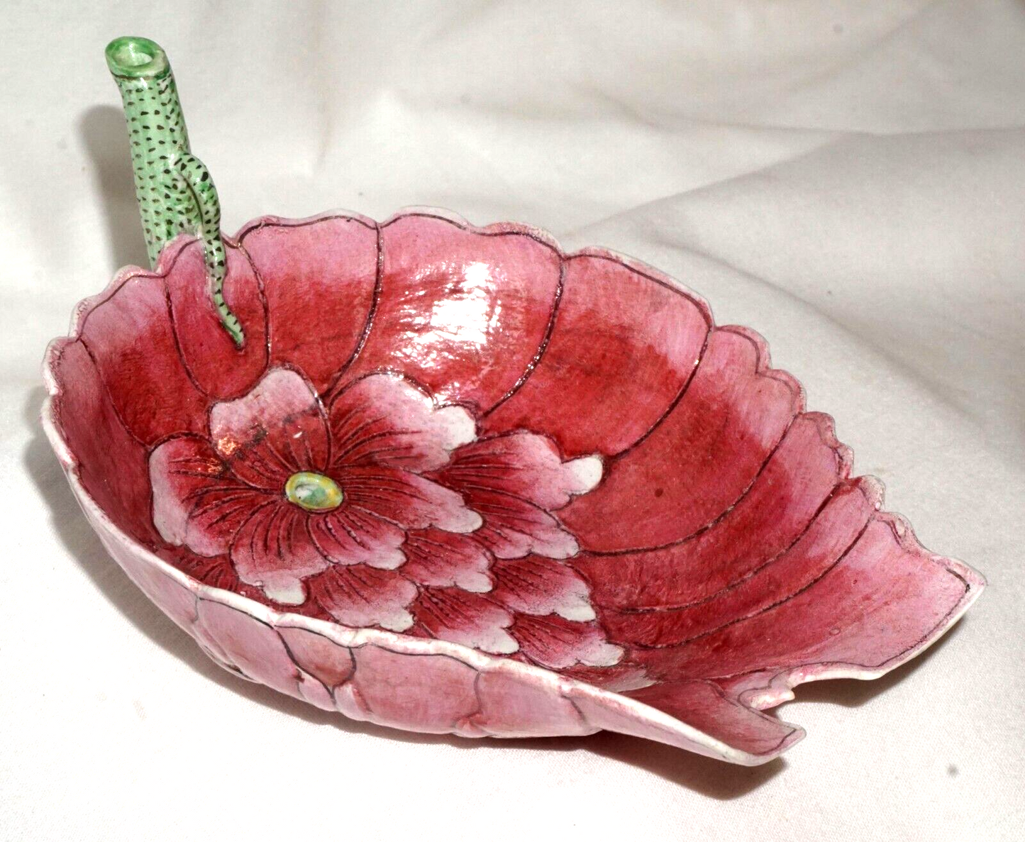 Antique Chinese Pink Incised Flower Bowl w. Green Stem & GuangXu Mark (JSt)NN