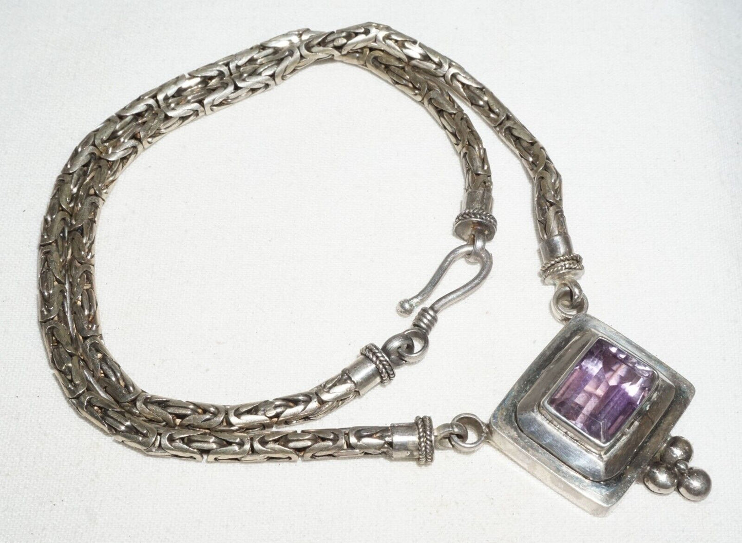 Vintage Modernist Sterling Silver Necklace w. Sterling Pendant w. Amethyst (---)