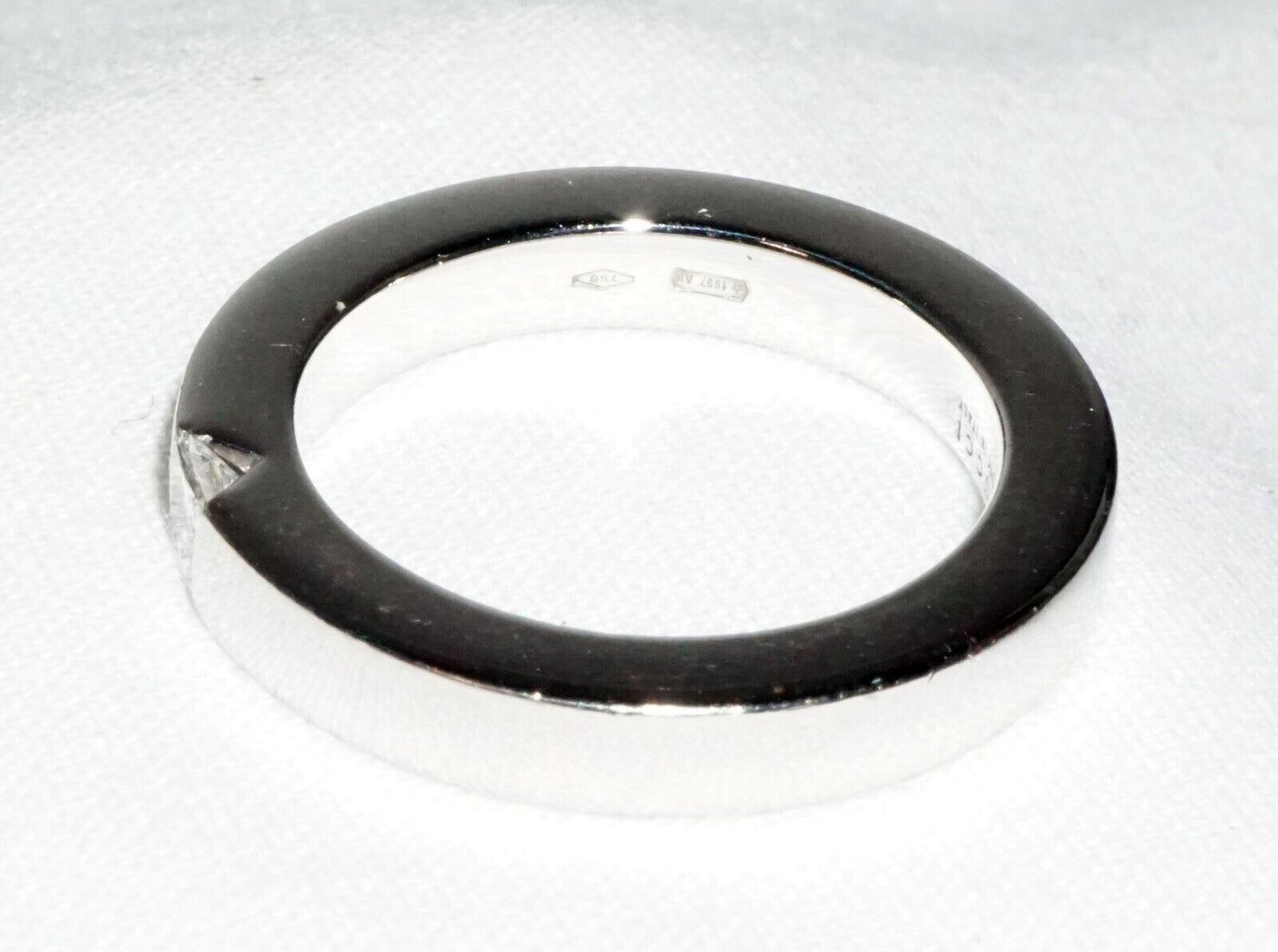 Vintage Italy 18k White Gold Ring Sz.8 w. 1x Diamond by Gucci in Box (InS)