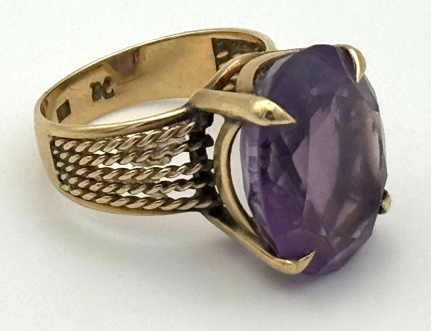 Vtg 14k Yellow Gold Ring Sz 7 w. Filigree & 1x Lg Amethyst Approx. 8.61 ct (TuC)