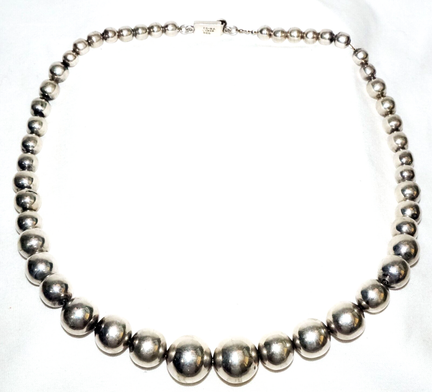 Vintage Mexican Sterling Silver Graduated Bead Necklace w. Clasp (KoS) L9