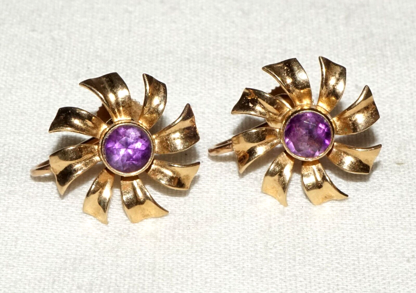 Pair Vintage 14k Yellow Gold Flower Motif Earrings w. Amethyst Accents (KoS) L13