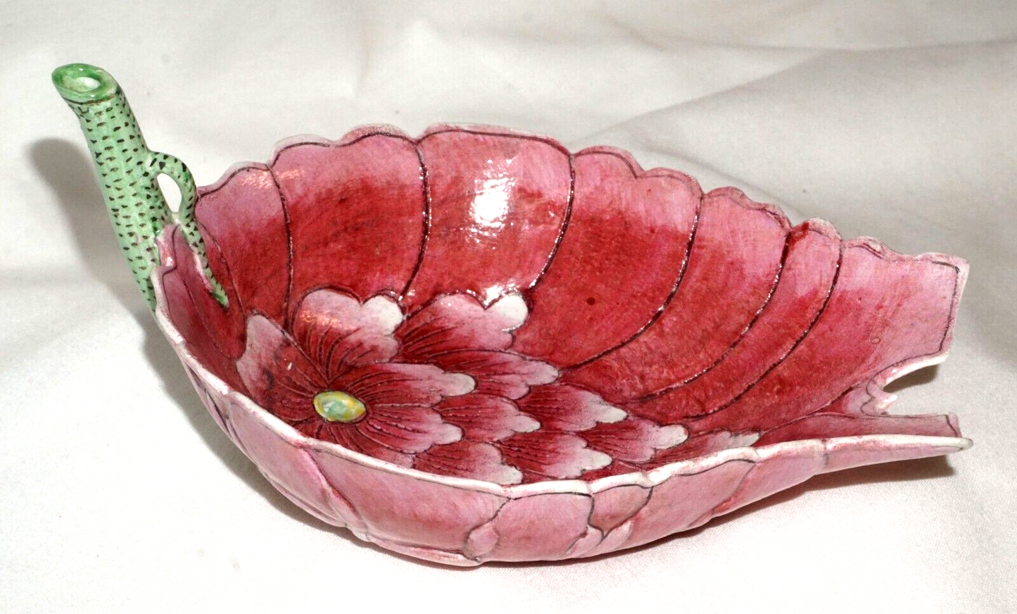 Antique Chinese Pink Incised Flower Bowl w. Green Stem & GuangXu Mark (JSt)NN