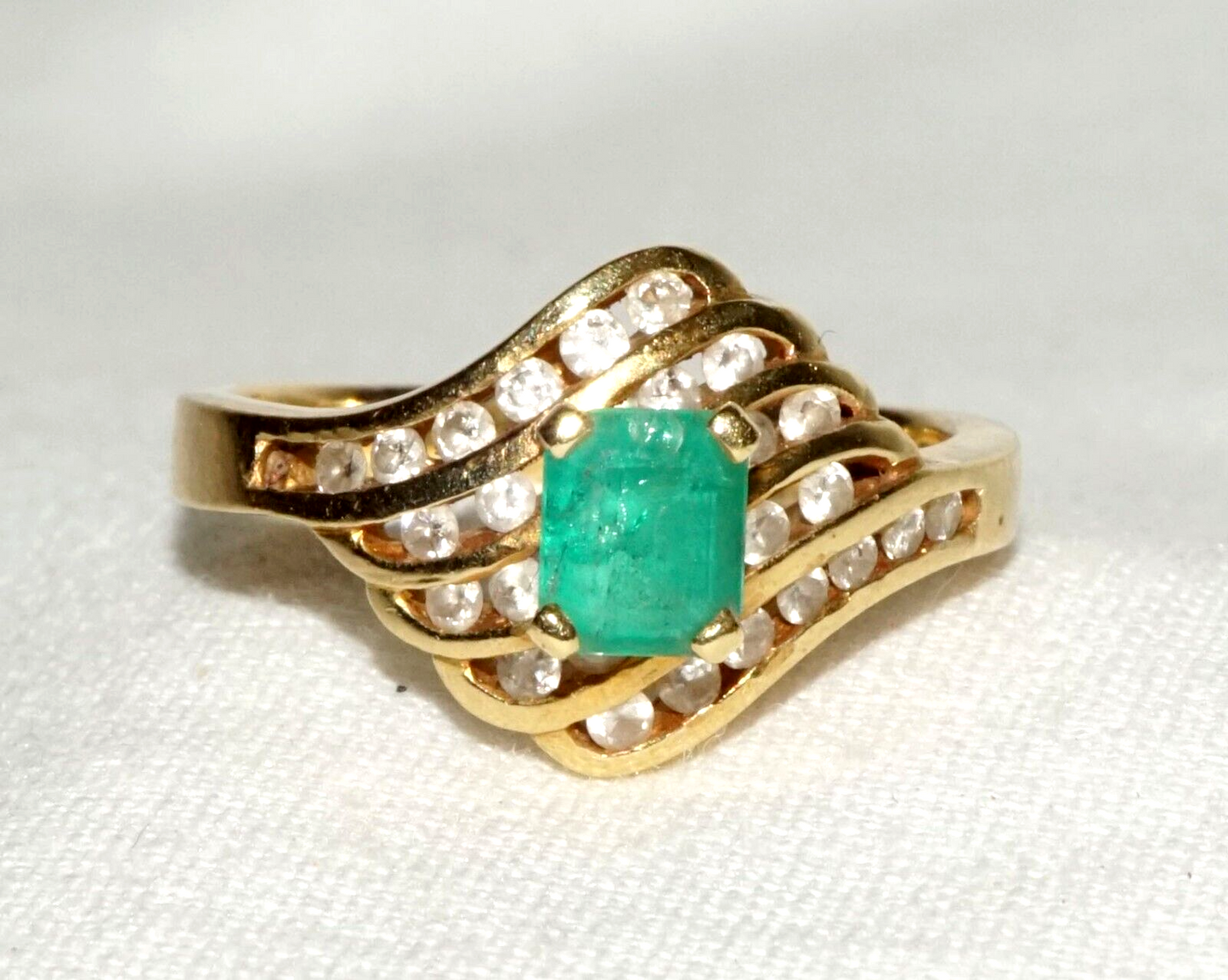 Vintage Modernist 14k Yellow Gold Ring Sz.5 w. 1x Emerald & 24x Diamonds (MHB)