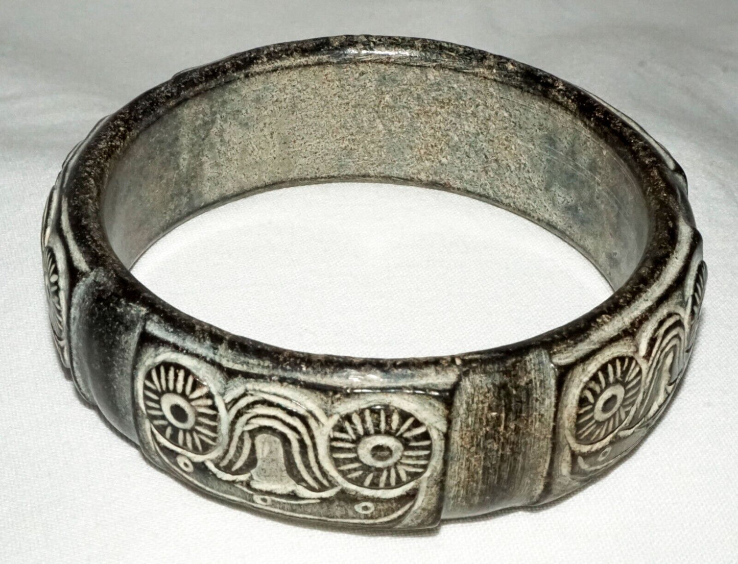 Vintage Chinese Steatite Archaistic Relief Carved Bangle Bracelet (LeS) B51