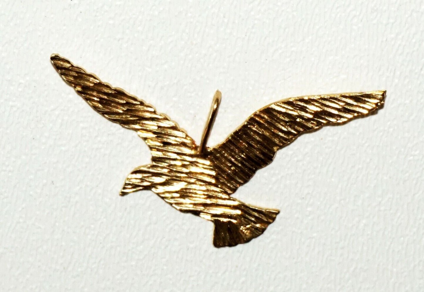 Vintage 14k Yellow Gold Flying Bird Motif Pendant (SaR)134
