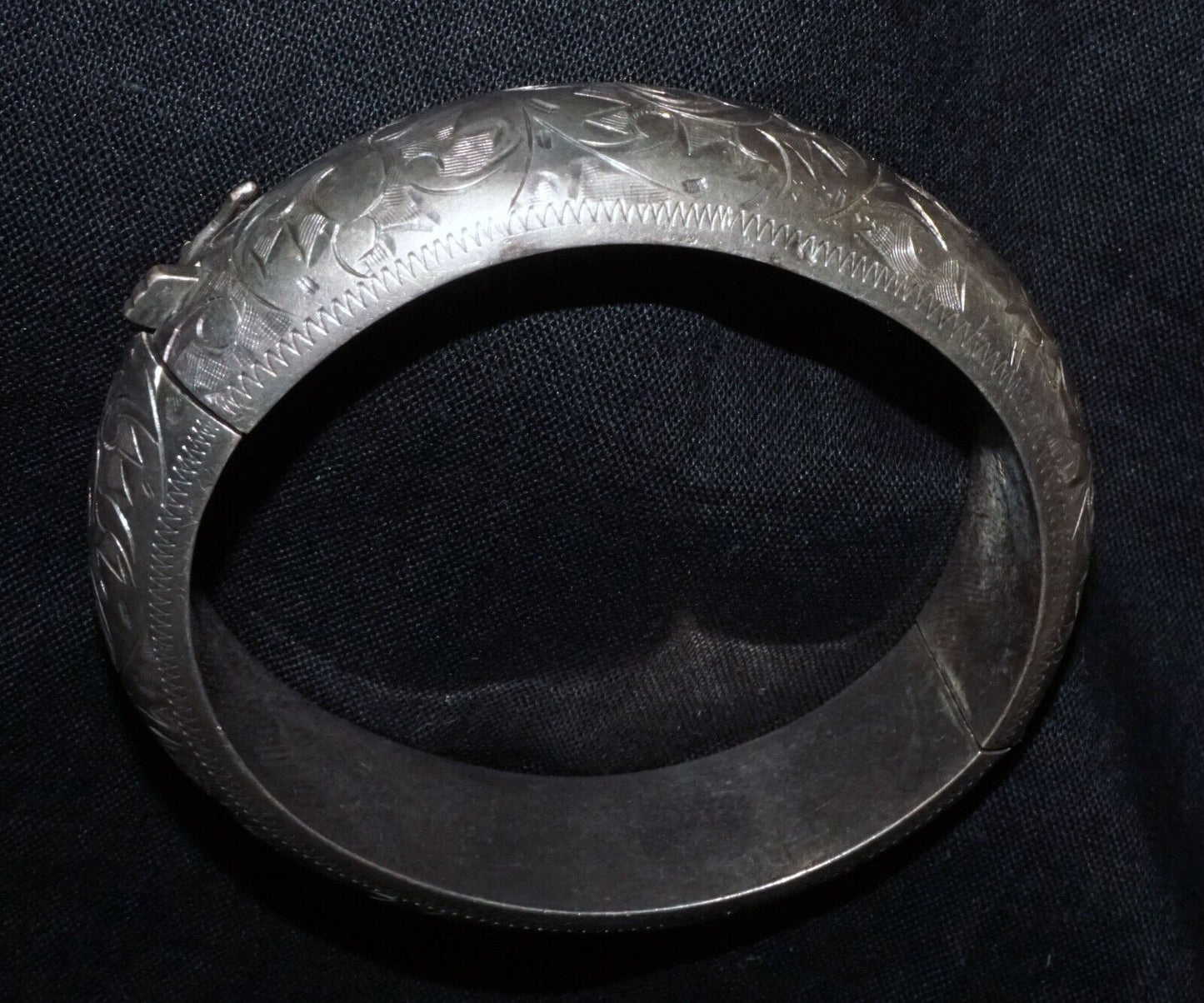 Vintage Japanese 950 Silver Hinged Bangle Bracelets Incised Scroll Motifs (WoJ)