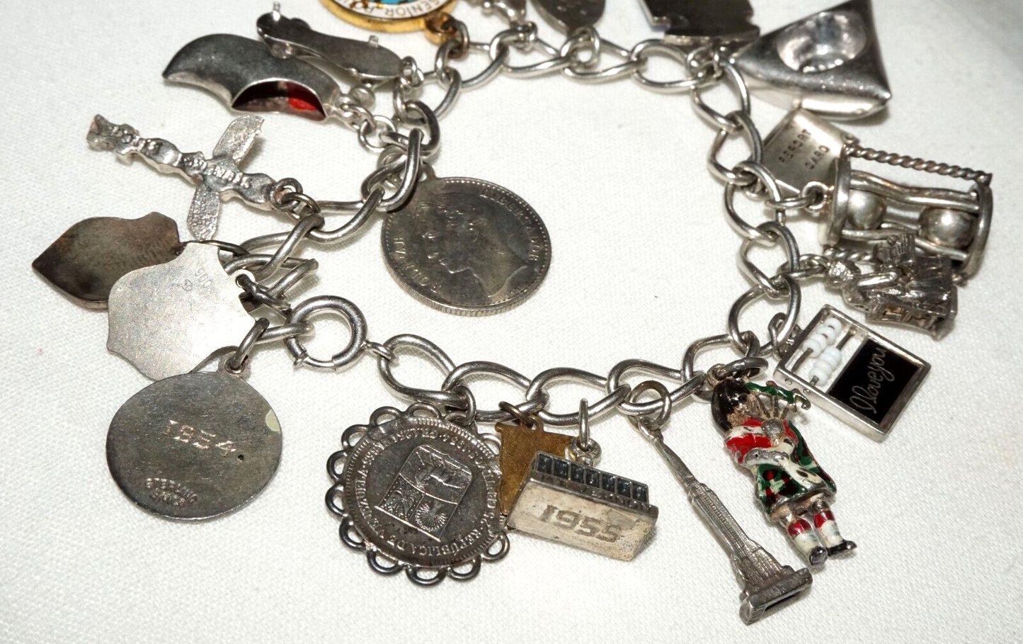Vintage Sterling Silver 21x World Travel Charms Bracelet incl. Coins etc(KoS) L8