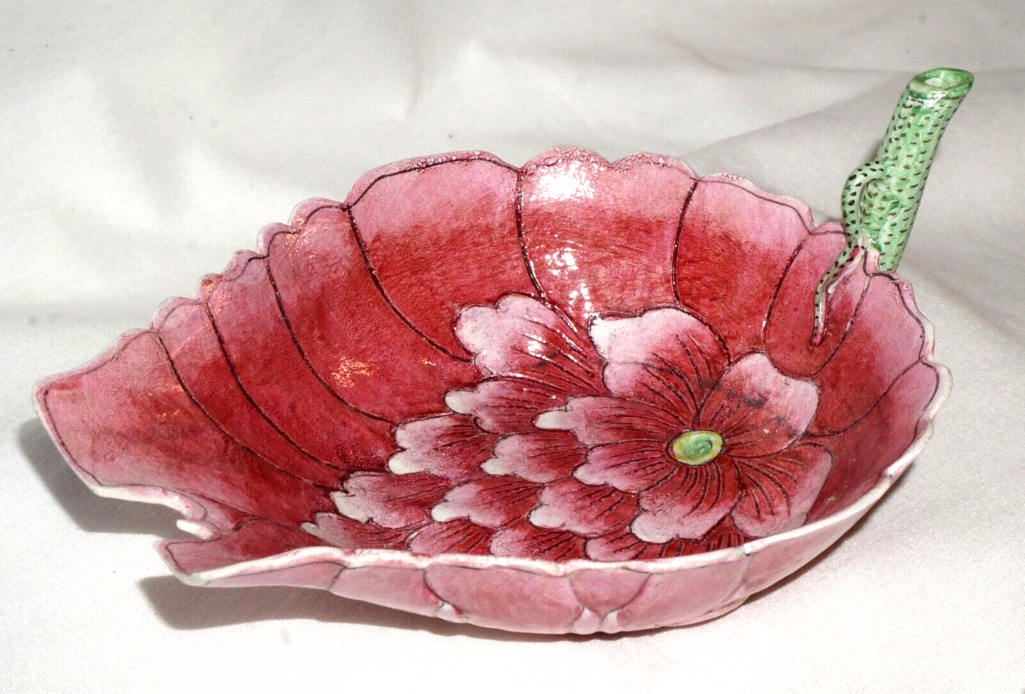 Antique Chinese Pink Incised Flower Bowl w. Green Stem & GuangXu Mark (JSt)NN