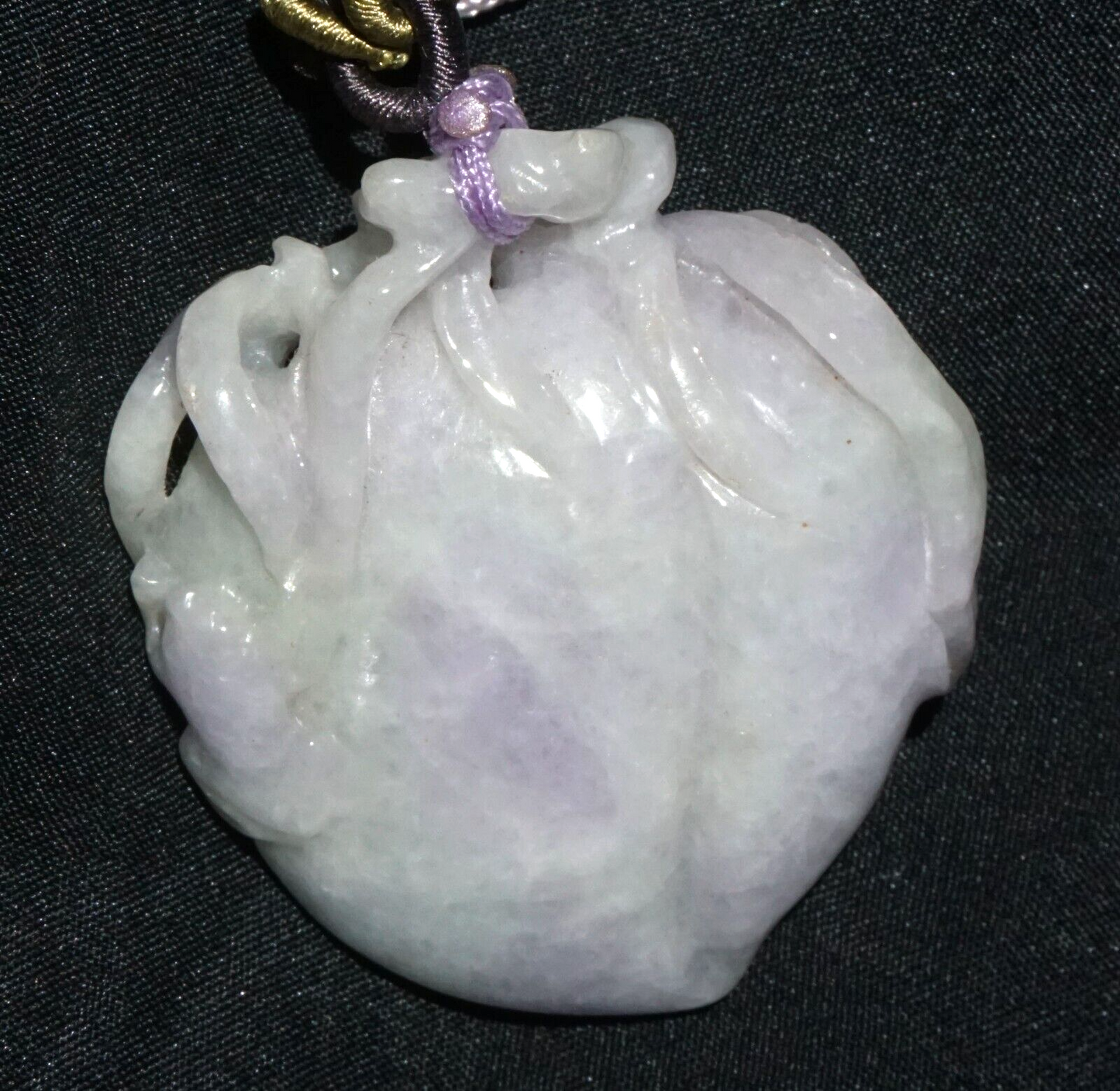 Vintage Chinese Lavender Jade Peach Motif Pendant & Cord Necklace (---)