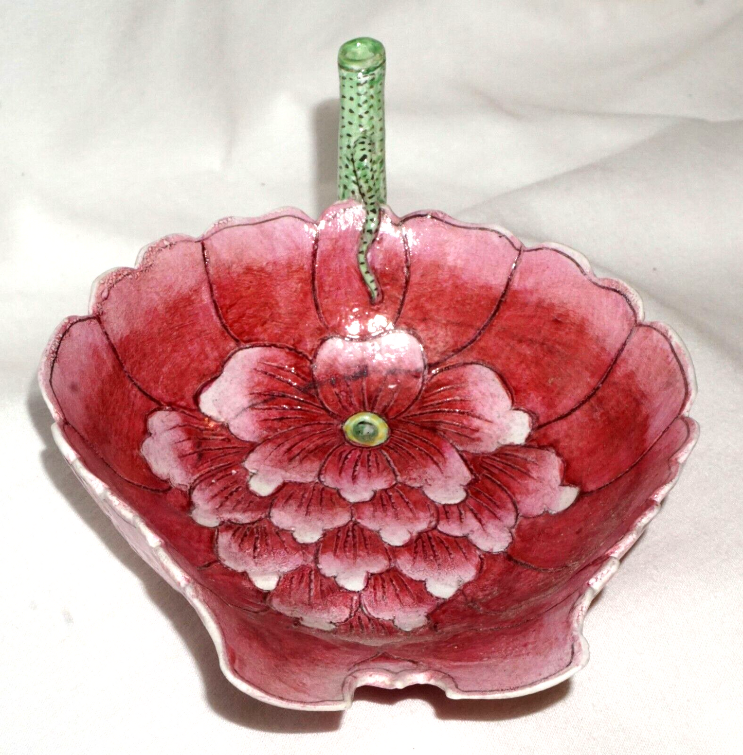 Antique Chinese Pink Incised Flower Bowl w. Green Stem & GuangXu Mark (JSt)NN