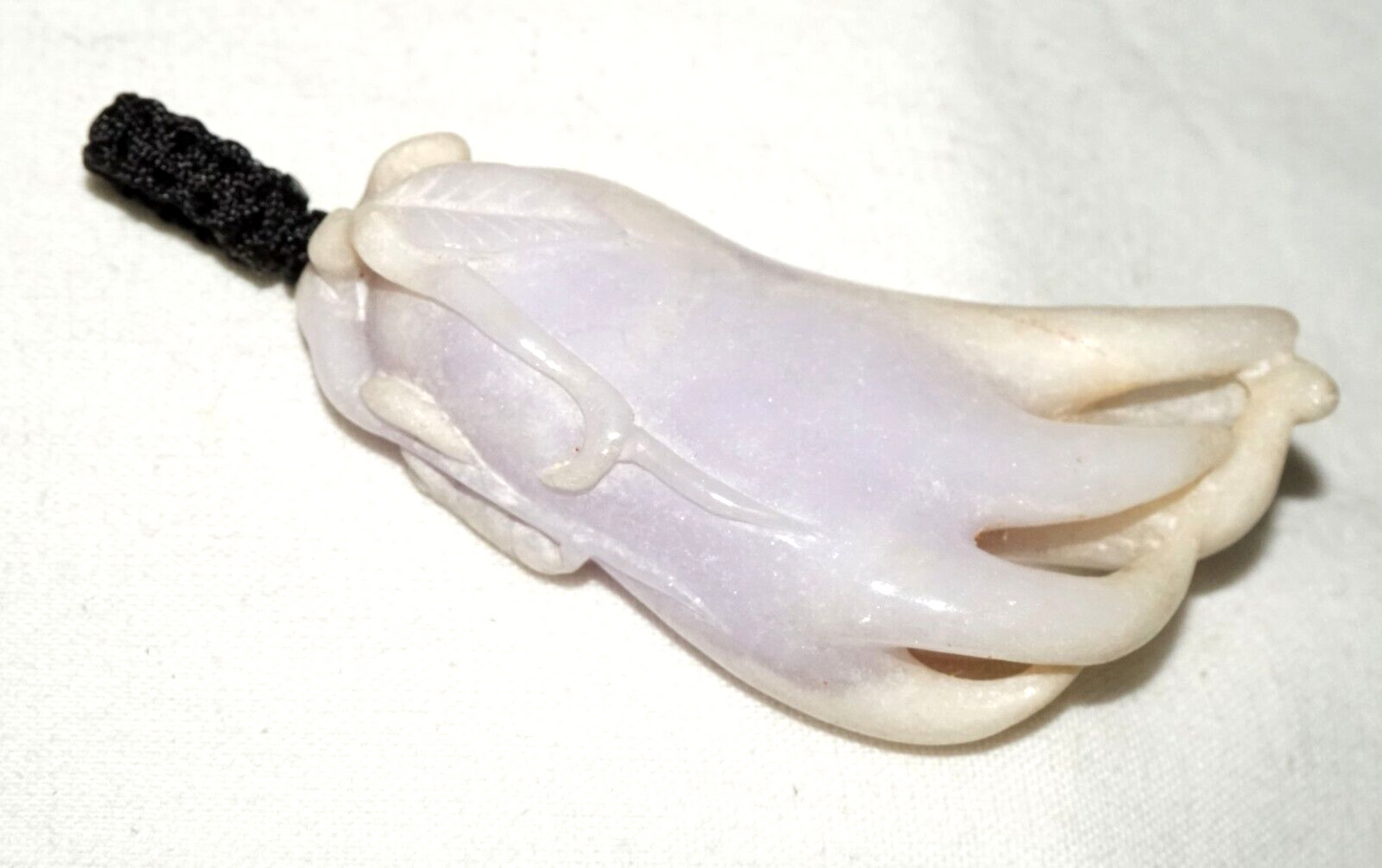 Vintage Chinese Lavender Jade Buddha Hand Lemon Motif Carved Pendant (LeS)L24