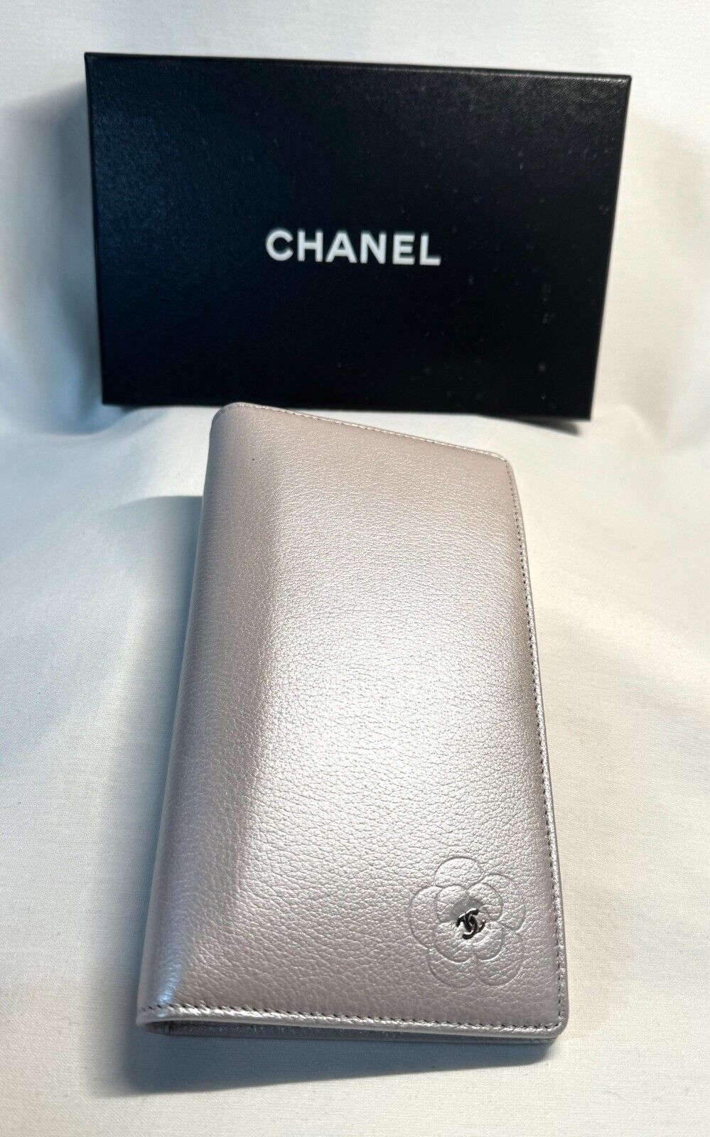 Chanel Camellia Silver Bifold Lambskin Wallet w Box, Inserts, Dust Cloth (InS)67