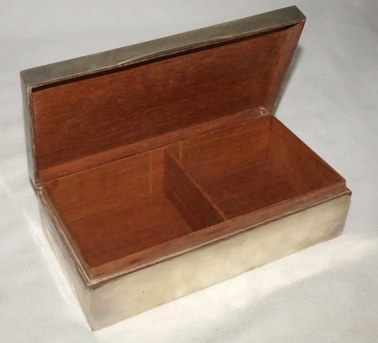 1945 English Wood-lined Sterling Silver Cigarette Box Joseph Gloster Ltd. (UVi)