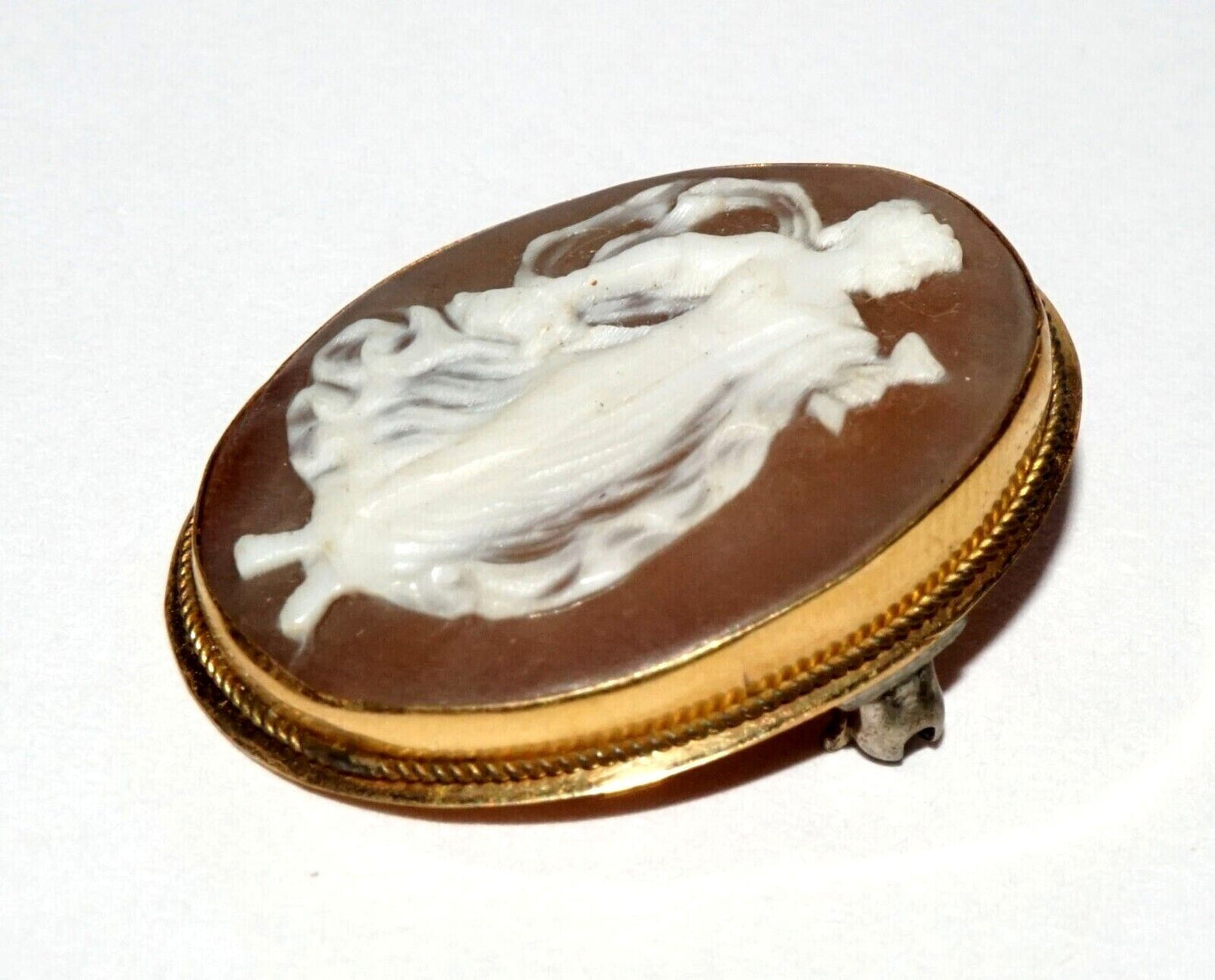 Vintage Italy 14k Yellow Gold Pendant Shell Cameo Woman in Gown Motif (LeL)