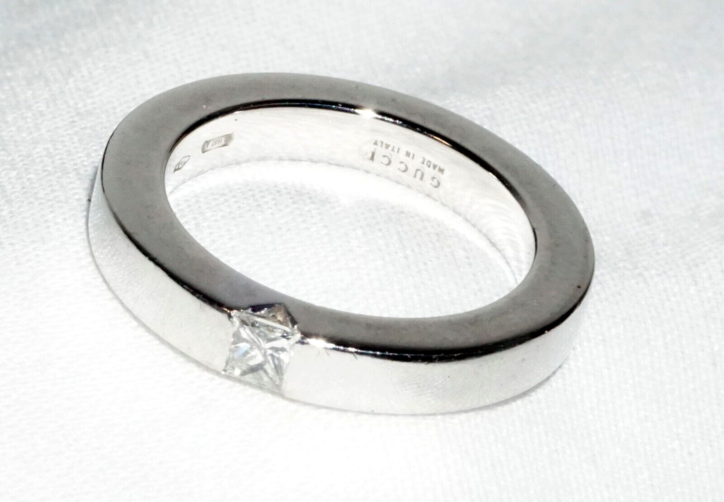 Vintage Italy 18k White Gold Ring Sz.8 w. 1x Diamond by Gucci in Box (InS)