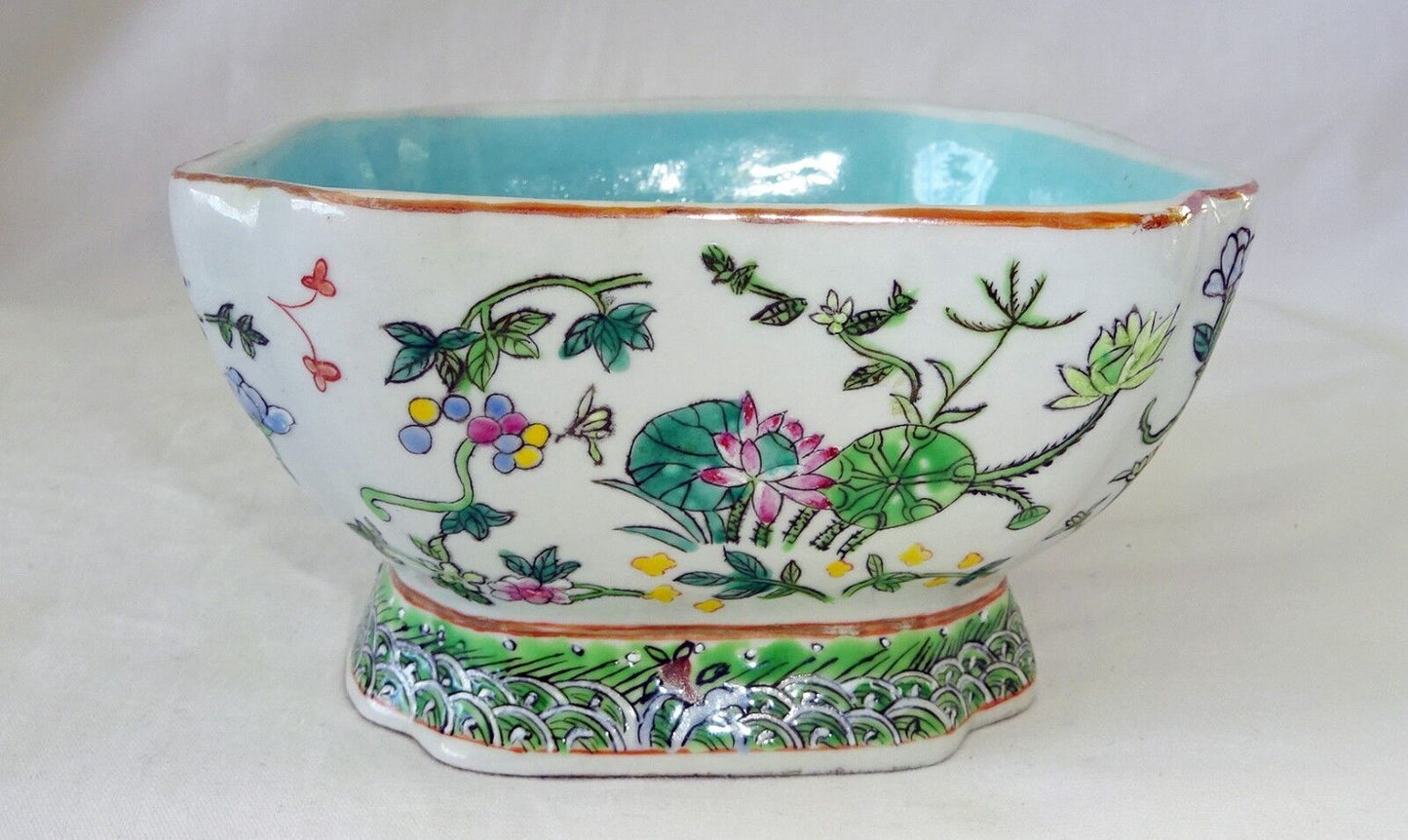 19C Chinese Floral Motif Bowl in Famille Rose Enamels w. Tongzhi Mark (808)