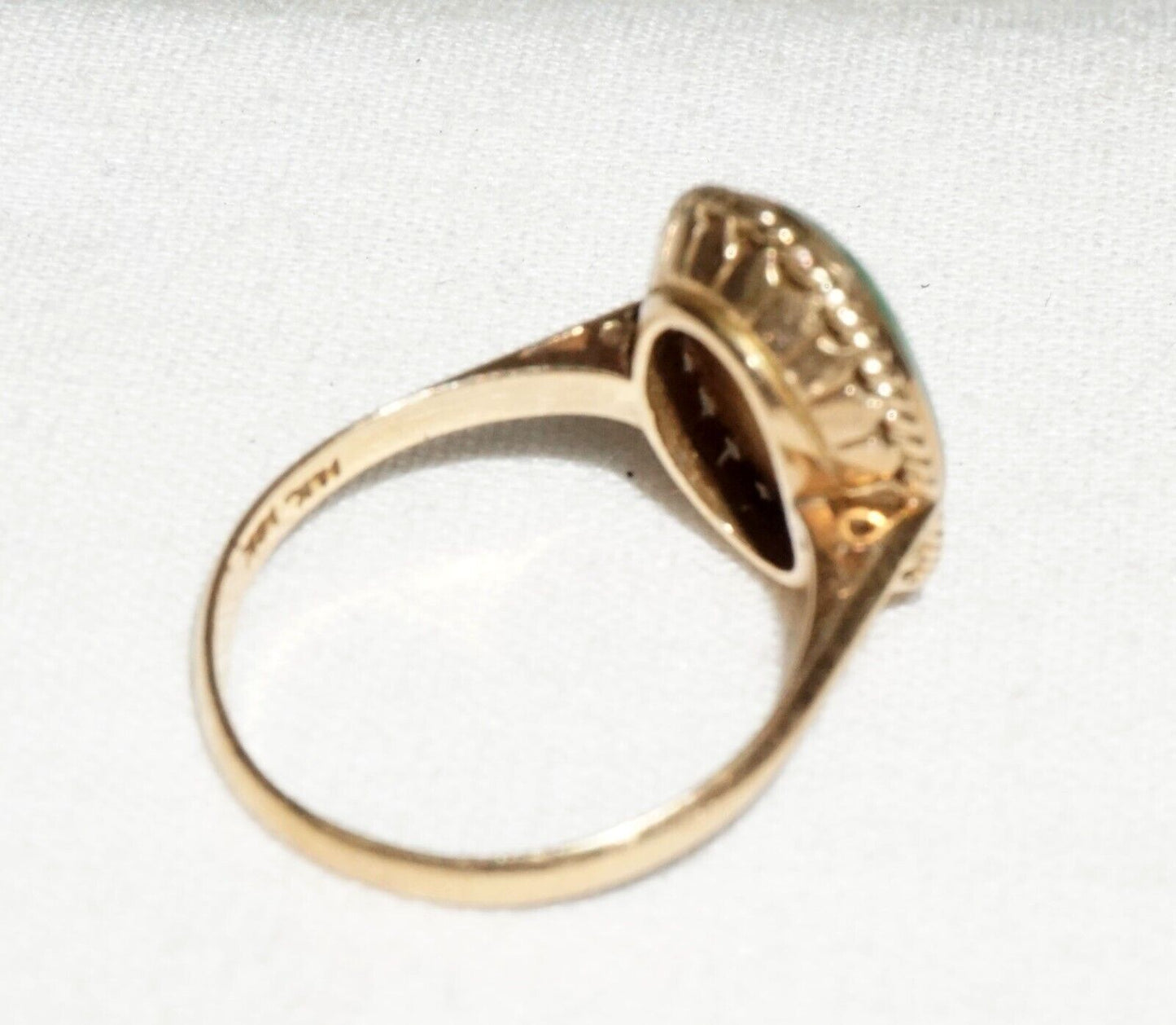 Vintage Chinese 14k Yellow Gold Ring Sz. 7 w. Apple Green Jadeite Jade (---)
