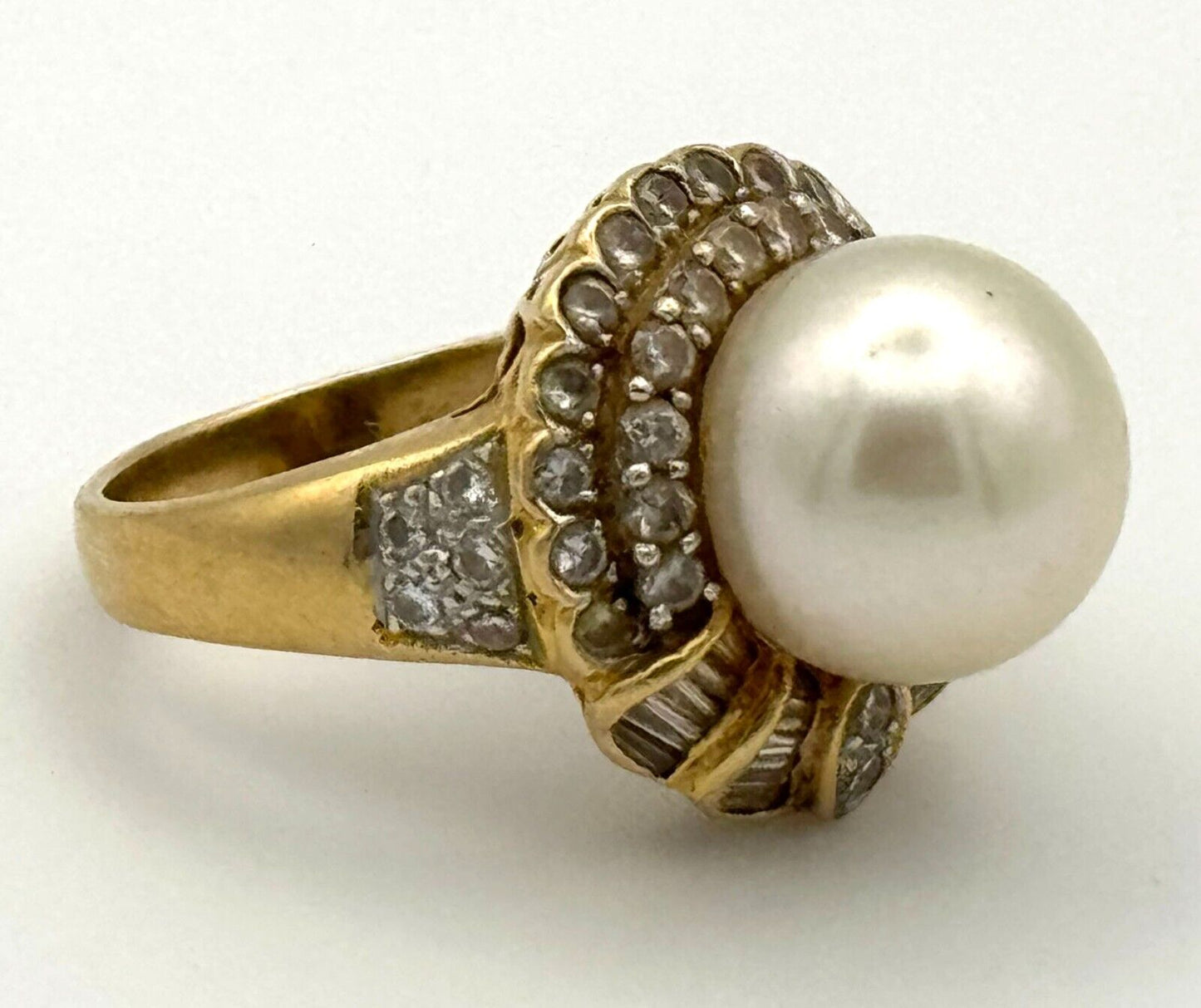 Vtg 18k Yellow Gold Ring Sz 6.75 Accented w Pearl Solitaire & Diamonds (TuC)