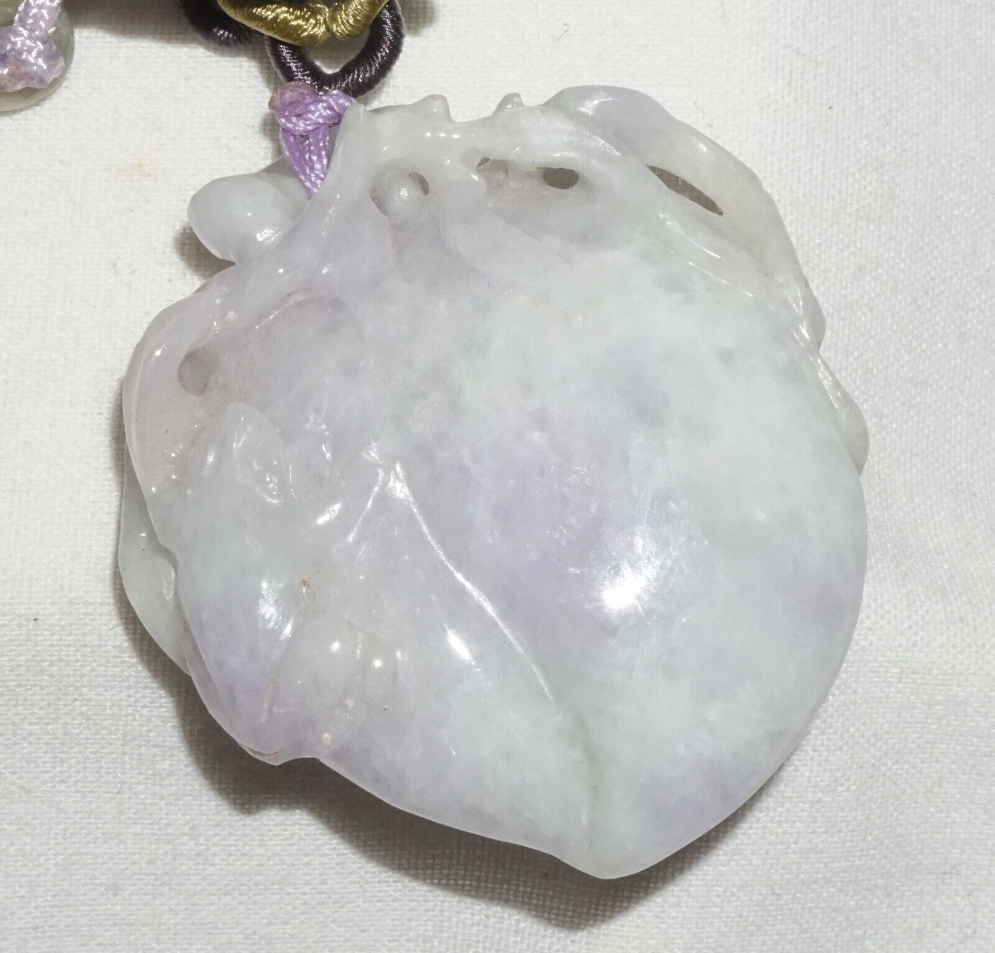 Vintage Chinese Lavender Jade Peach Motif Pendant & Cord Necklace (---)