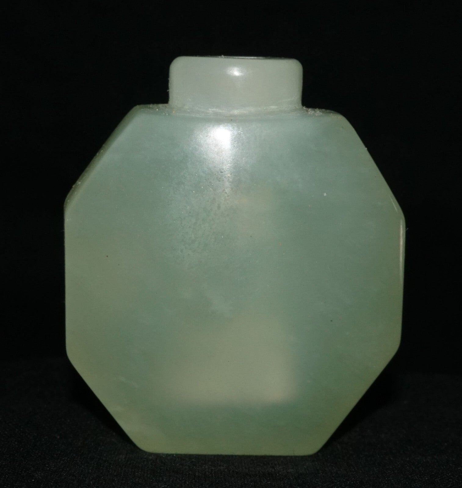 Vintage Chinese Semi Translucent Green Soapstone Carved Snuff Bottle  (LeS) G17