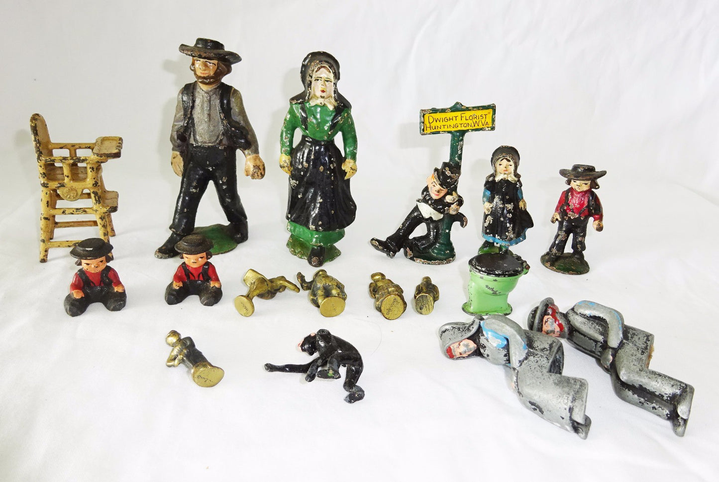 17x Antique Enameled Lead + Brass Figures & Furniture (Mal)