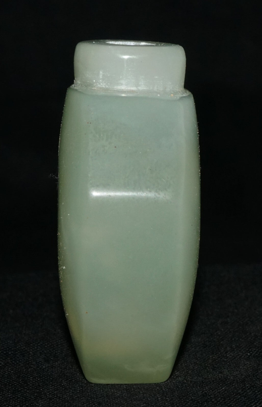 Vintage Chinese Semi Translucent Green Soapstone Carved Snuff Bottle  (LeS) G17