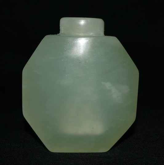 Vintage Chinese Semi Translucent Green Soapstone Carved Snuff Bottle  (LeS) G17