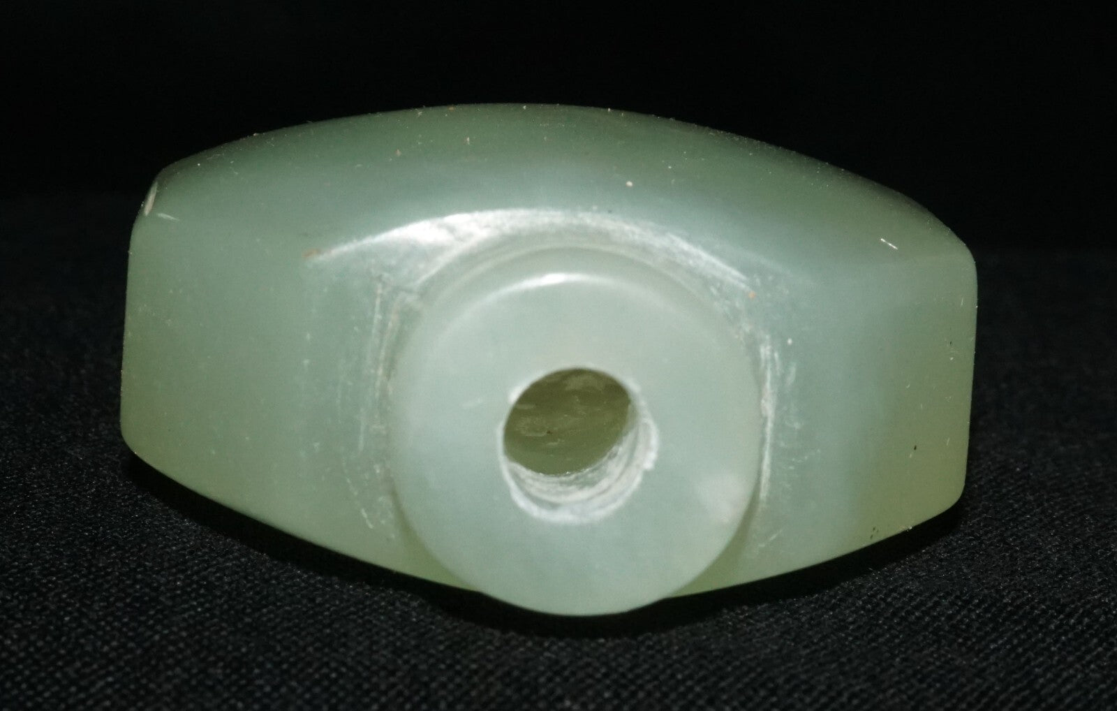 Vintage Chinese Semi Translucent Green Soapstone Carved Snuff Bottle  (LeS) G17