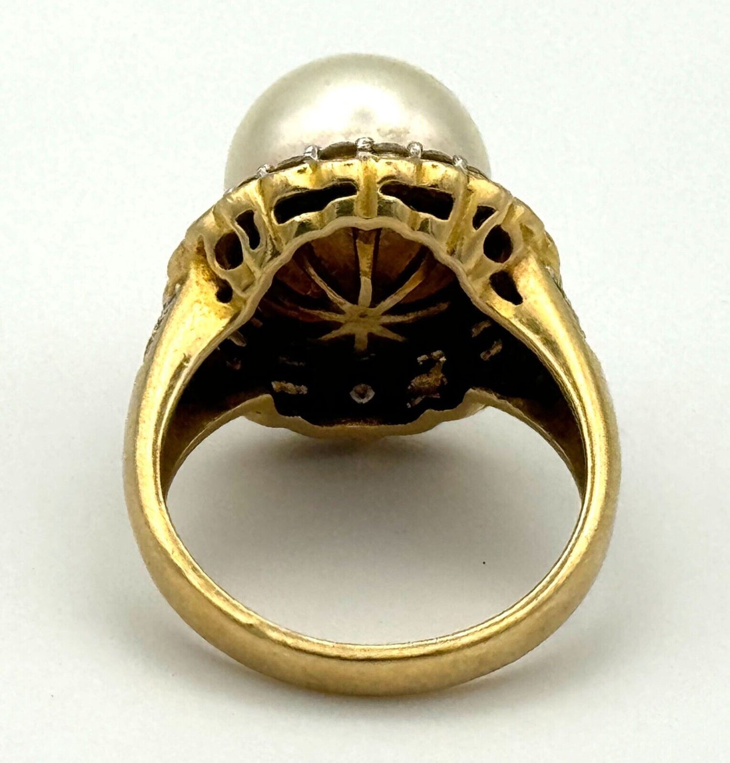 Vtg 18k Yellow Gold Ring Sz 6.75 Accented w Pearl Solitaire & Diamonds (TuC)