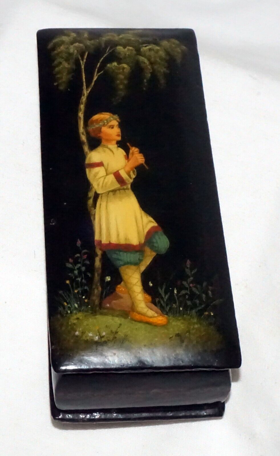Vintage Russian Lacquer Box Fairy Tale Male Figure under Tree unsigned (AHB)