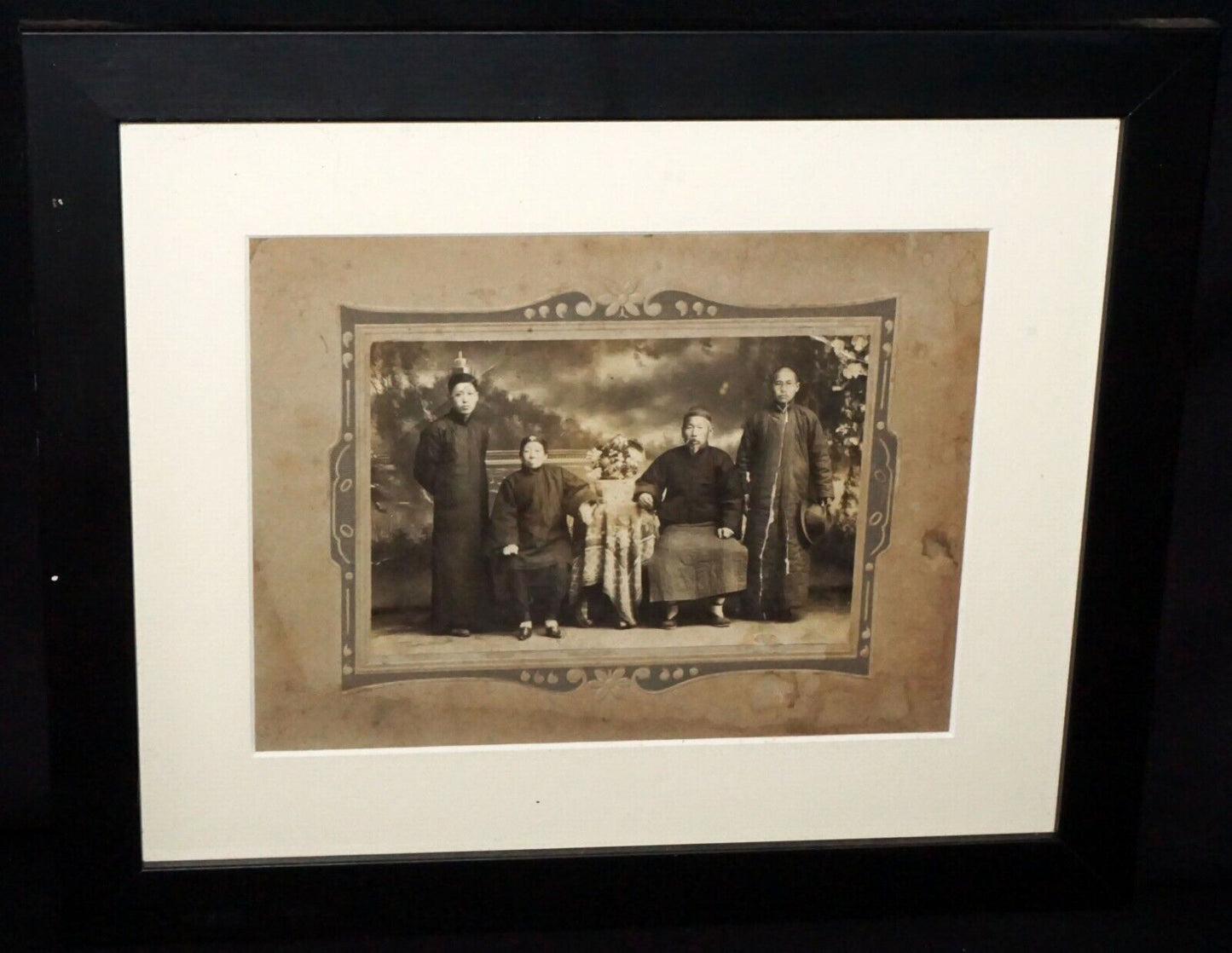 1900 Chinese Framed B&W Photo "Parents & Sons" by unknown maker (Mil)