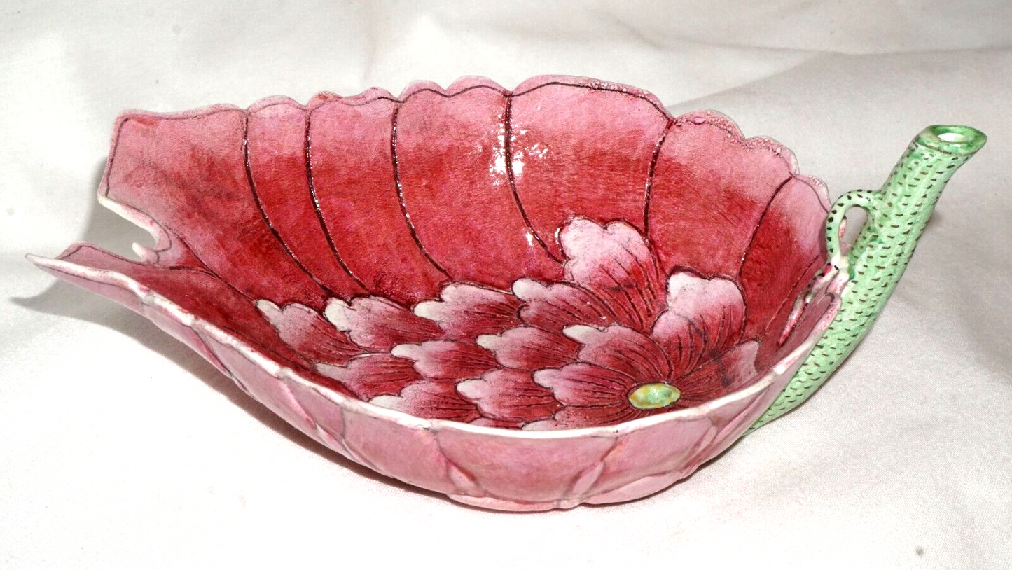 Antique Chinese Pink Incised Flower Bowl w. Green Stem & GuangXu Mark (JSt)NN