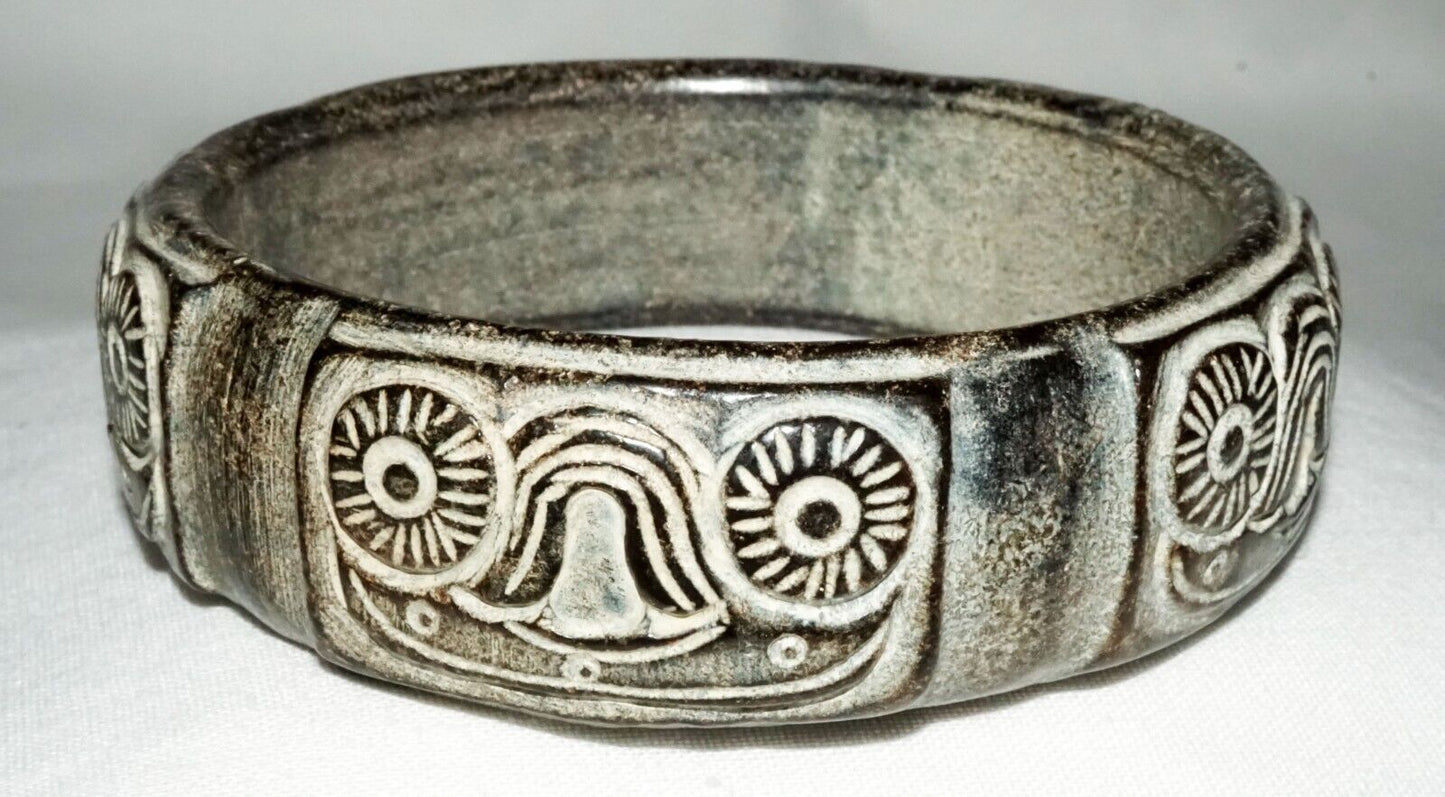 Vintage Chinese Steatite Archaistic Relief Carved Bangle Bracelet (LeS) B51