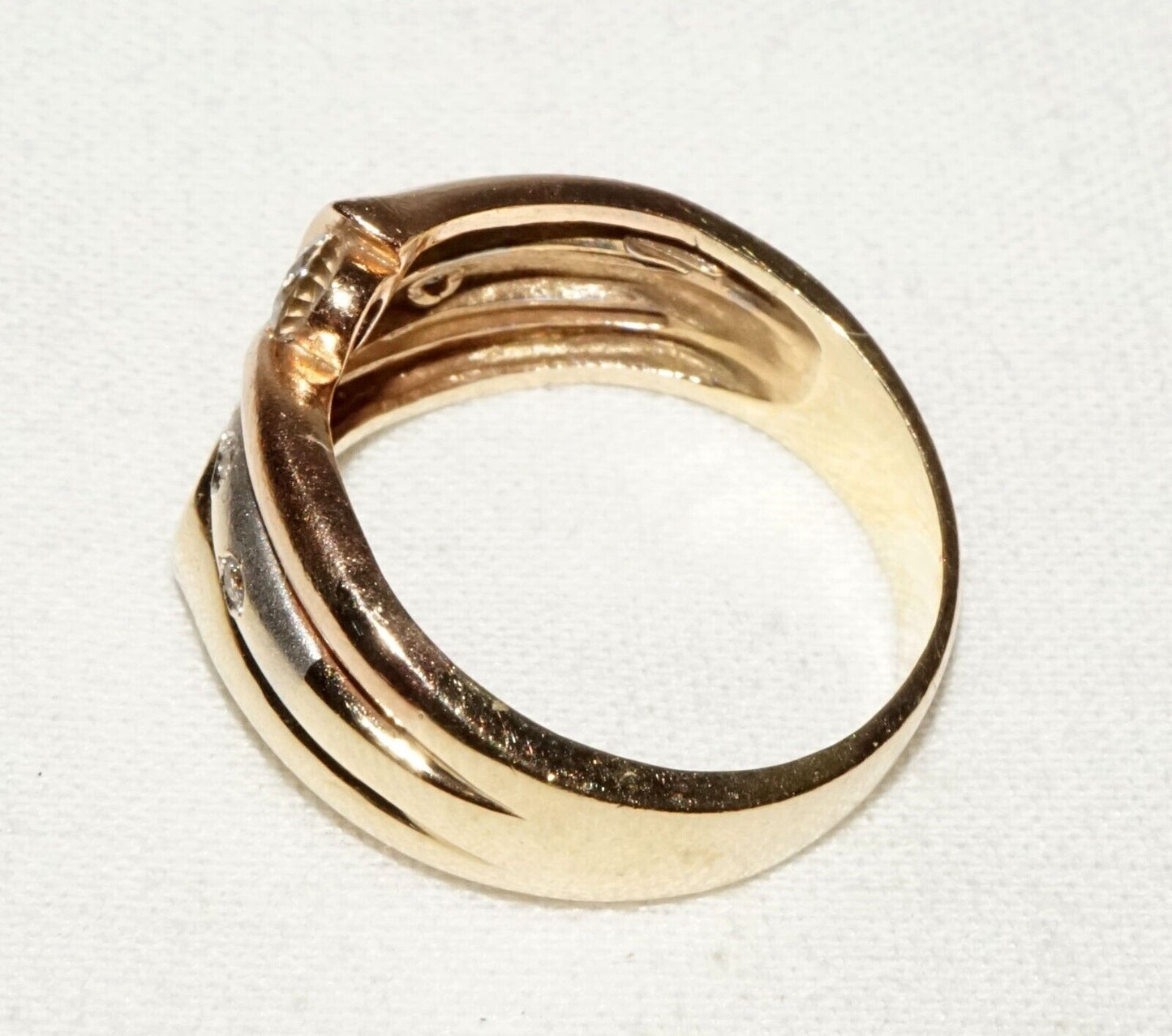 Vintage 14k Tri-Gold Ring Sz.7.5 set w. 6x Cubic Zirconia Accents (KiL)