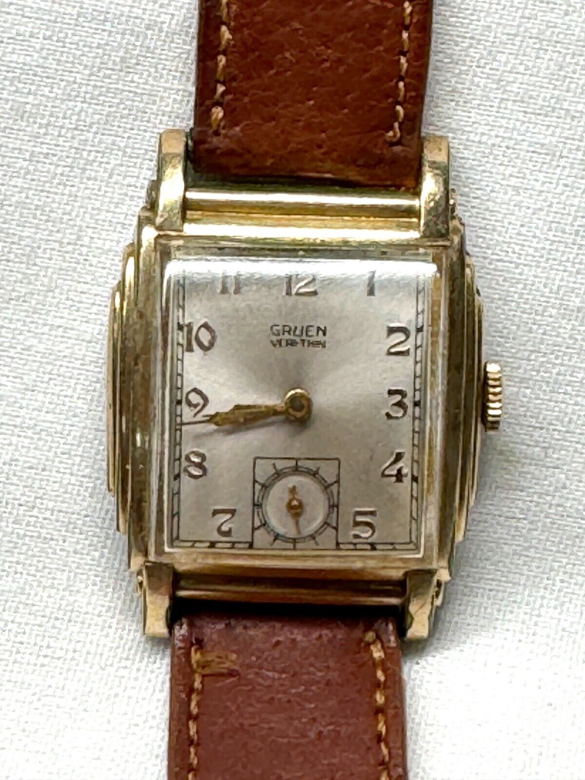 1940's Gruen Veri-Thin Deco Style Wrist Watch (InS)
