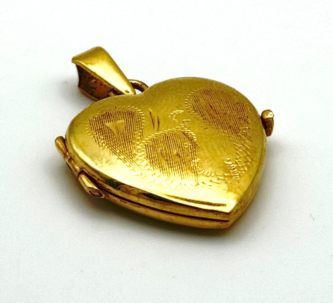 Vintage Italian 14k Yellow Gold Double Heart Locket Pendant for 2 Photos (McC)