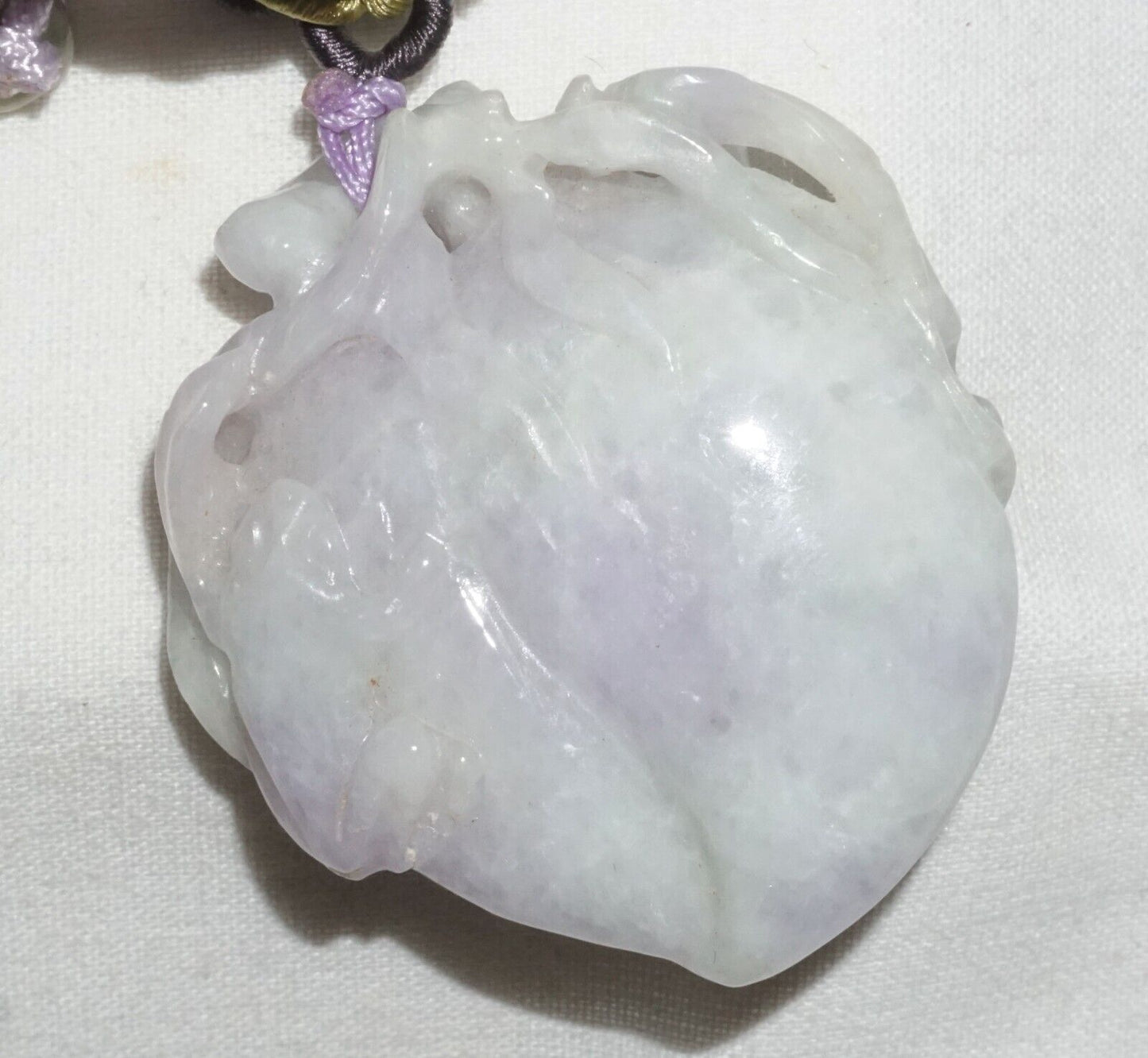 Vintage Chinese Lavender Jade Peach Motif Pendant & Cord Necklace (---)